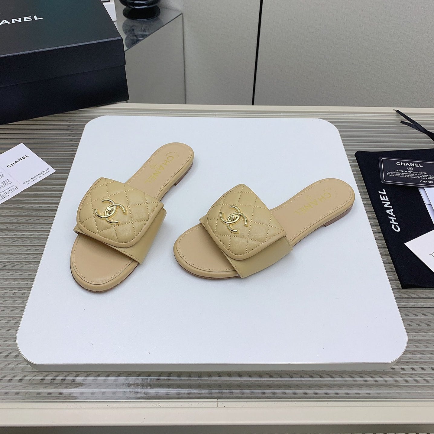 CC Slippers In Quilted Lambskin