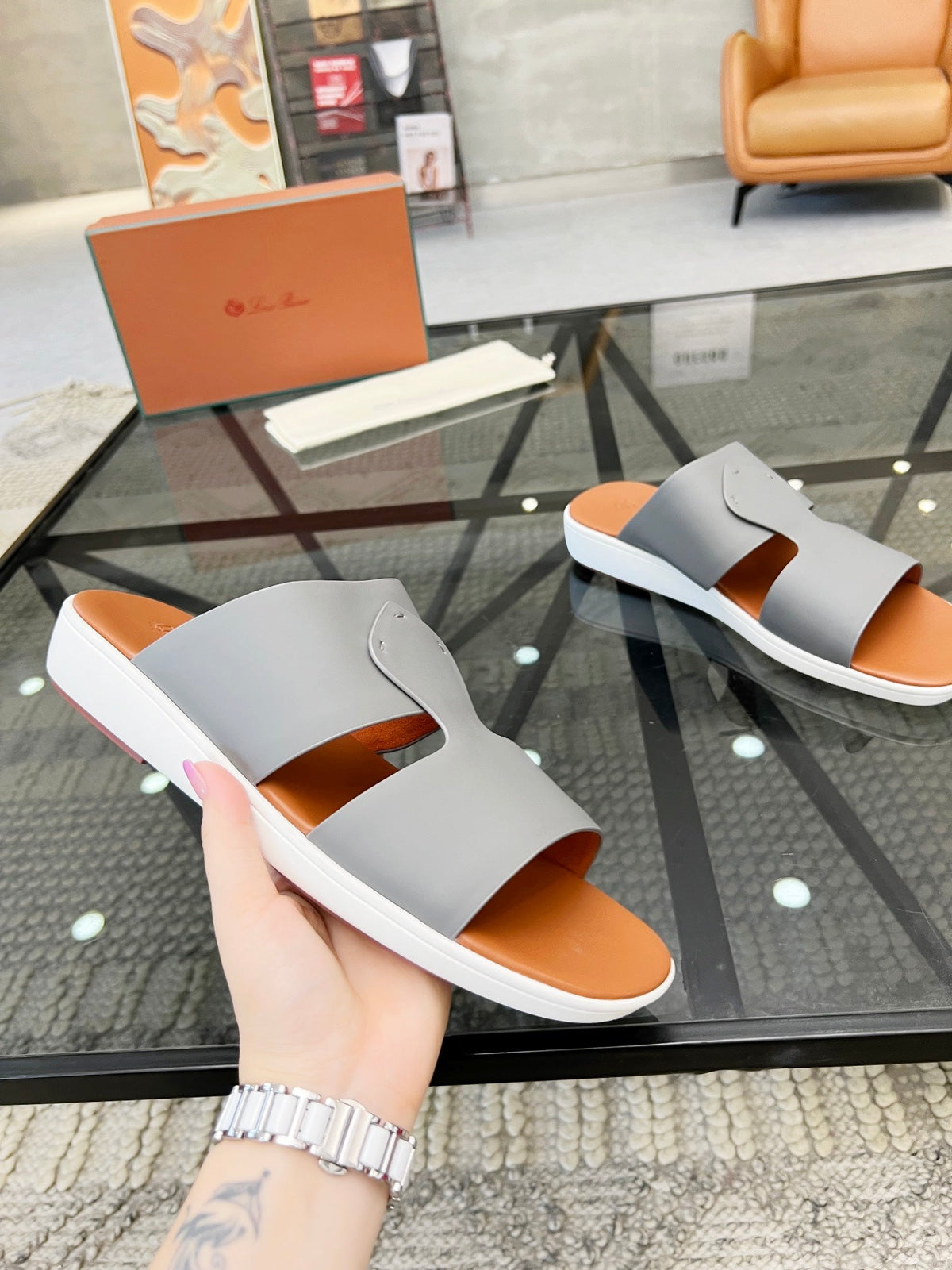 LP CROSSOVER SLIPPERS LIGHT GRAY CALFSKIN