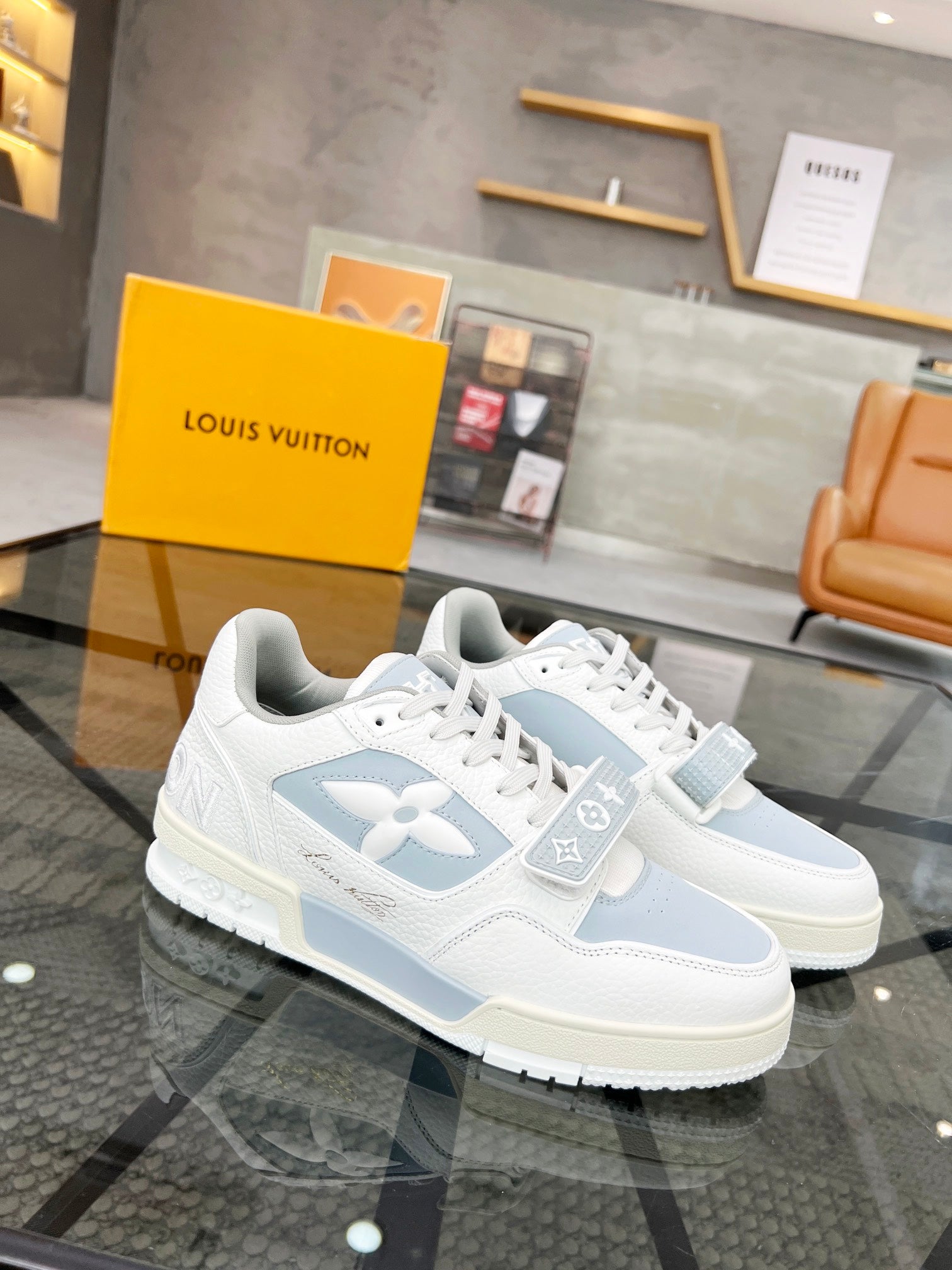 LV TRAINER SNEAKER WHITE CALFSKIN MIX LIGHT BLUE SUEDE