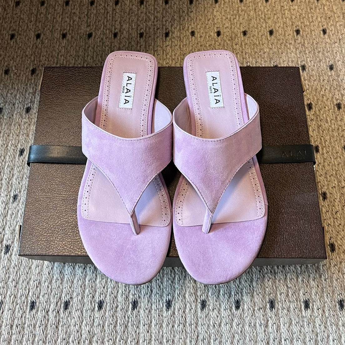 Alaia 2026 Flip-Flops Flat Velvet Sheepskin 803344