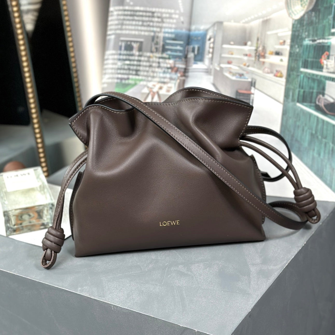 Loewe Bucket