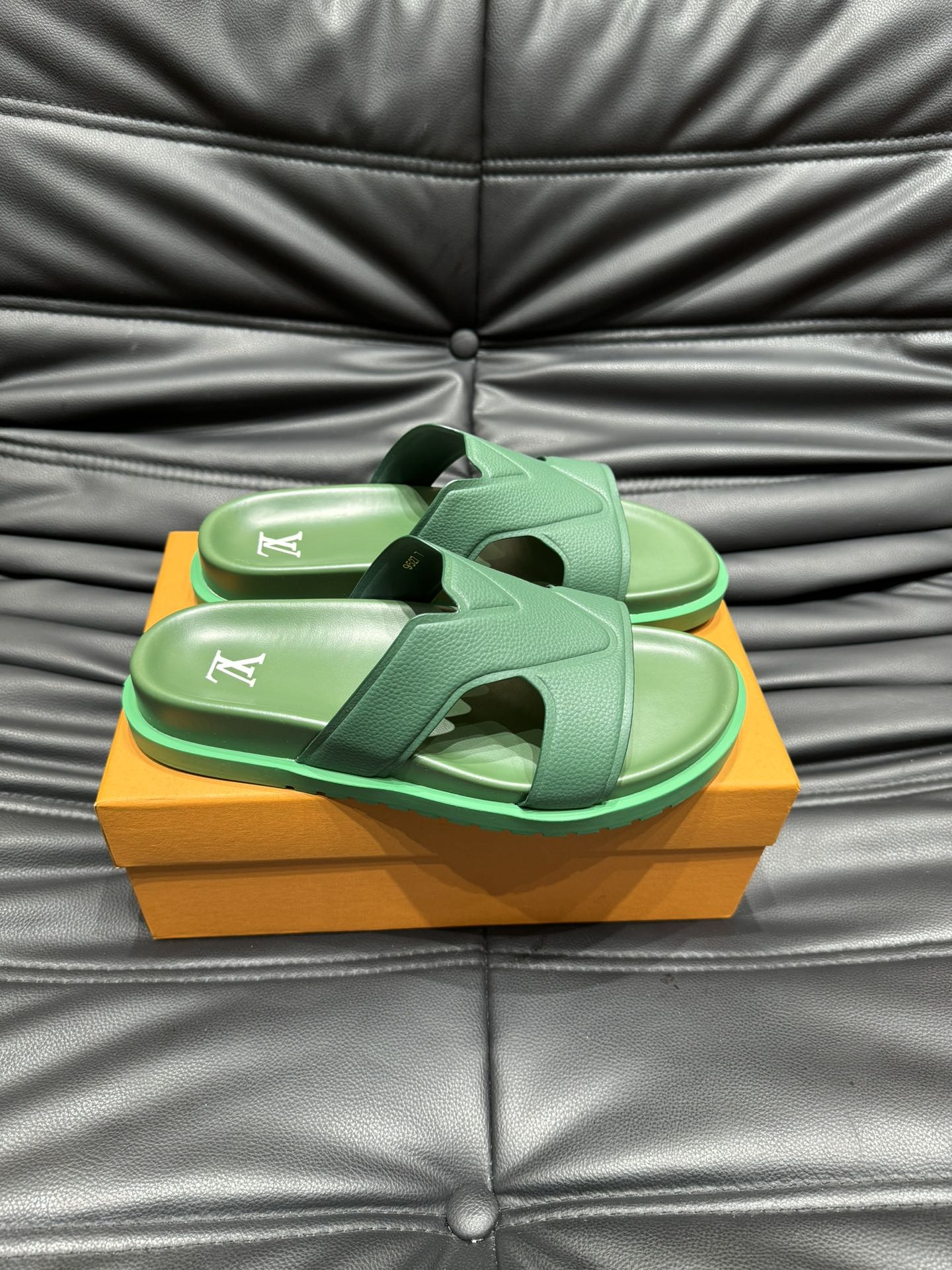 LV OASIS MULE IN SEA GREEN CALFSKIN