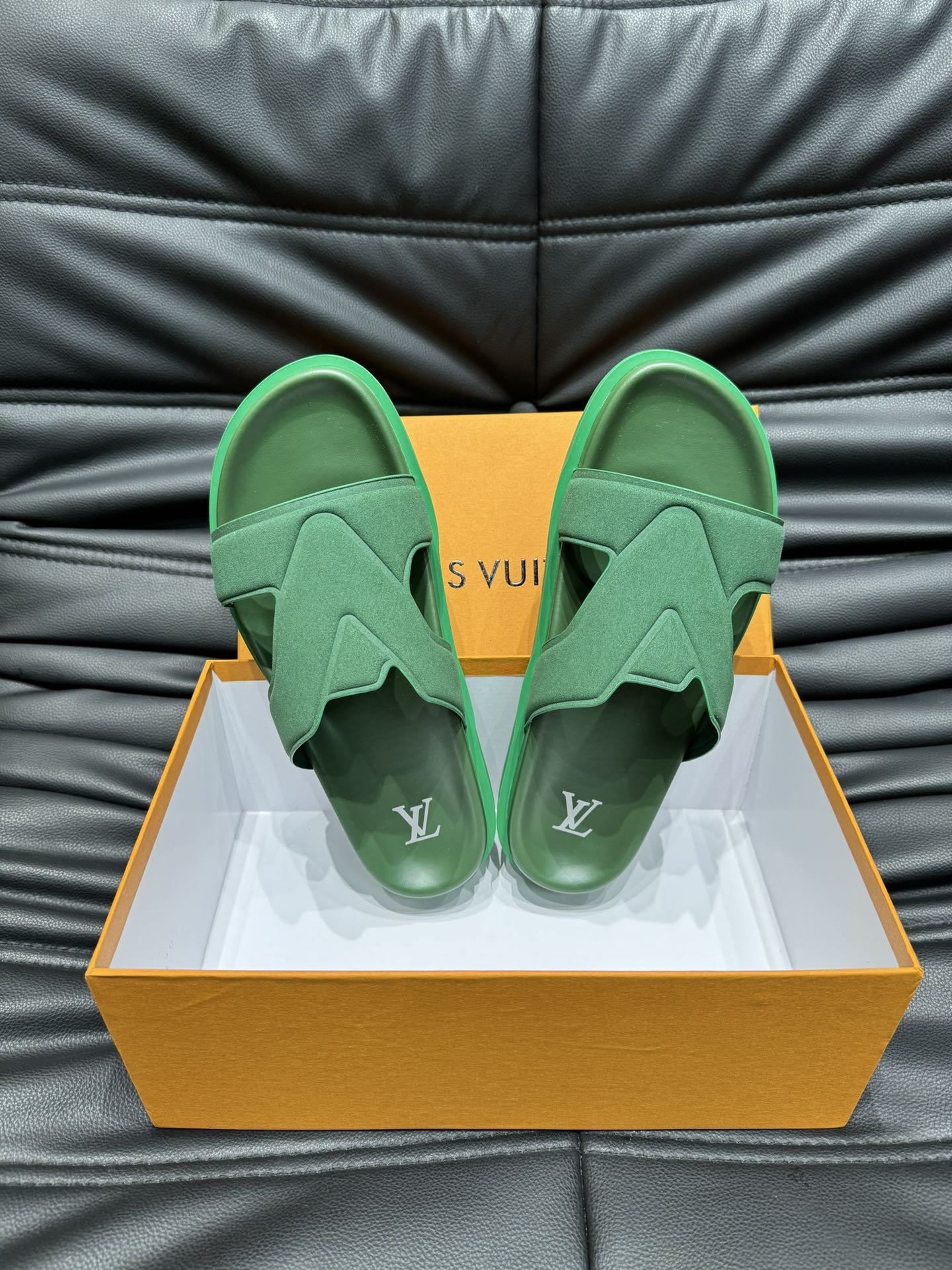 LV OASIS MULE IN DARK GREEN SUEDE CALFSKIN