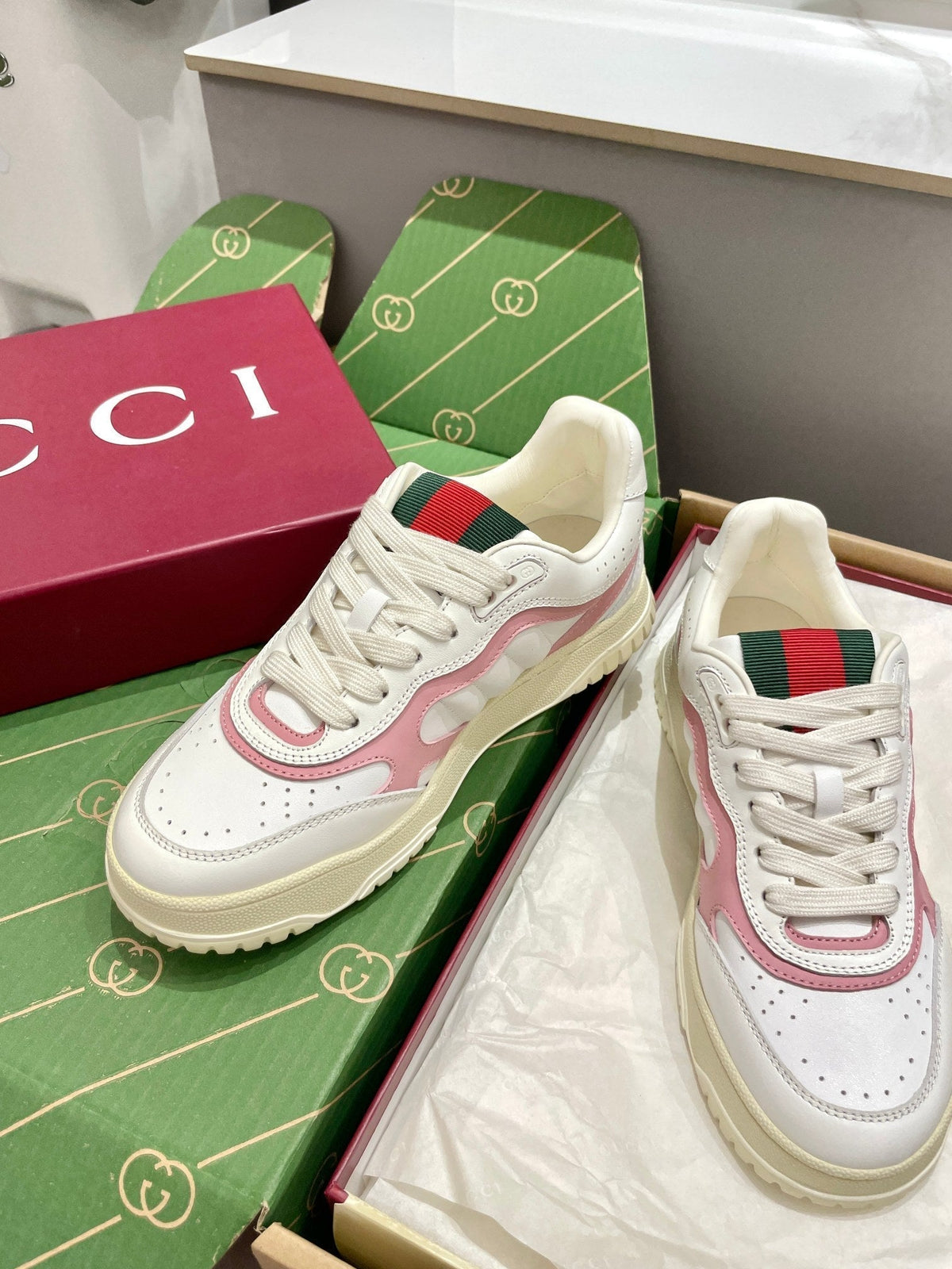 GG 26 Sneaker White Pink Red Green Cowhide 632871