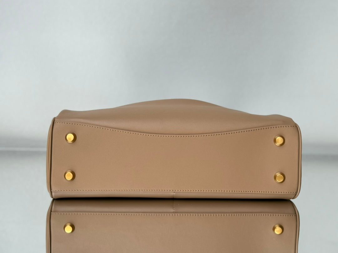 Balenciaga Medium Bag 35 Rich Brown Calfskin Gold Hardware