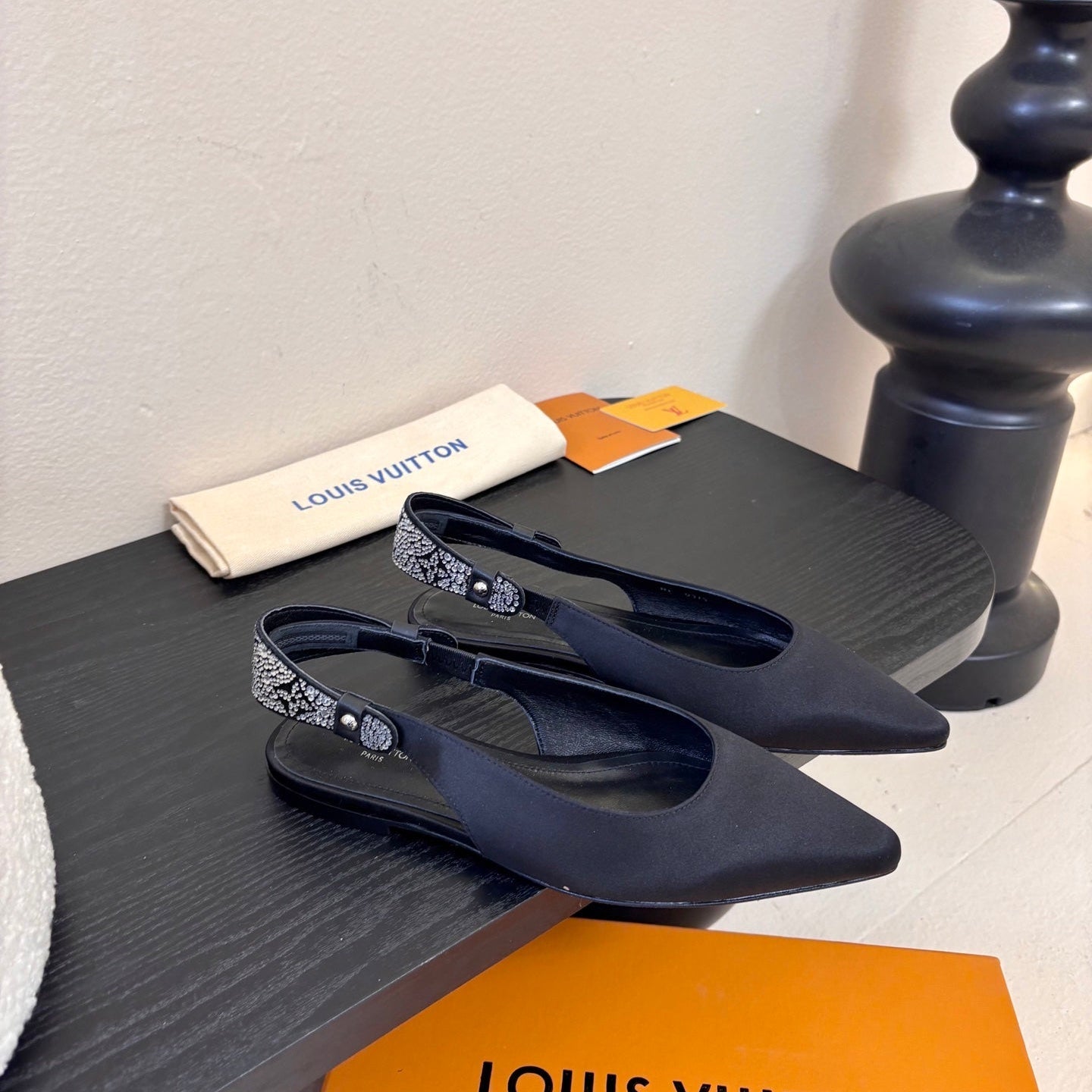 LV 26ss Legacy Slingback Flat Black Silk 627249