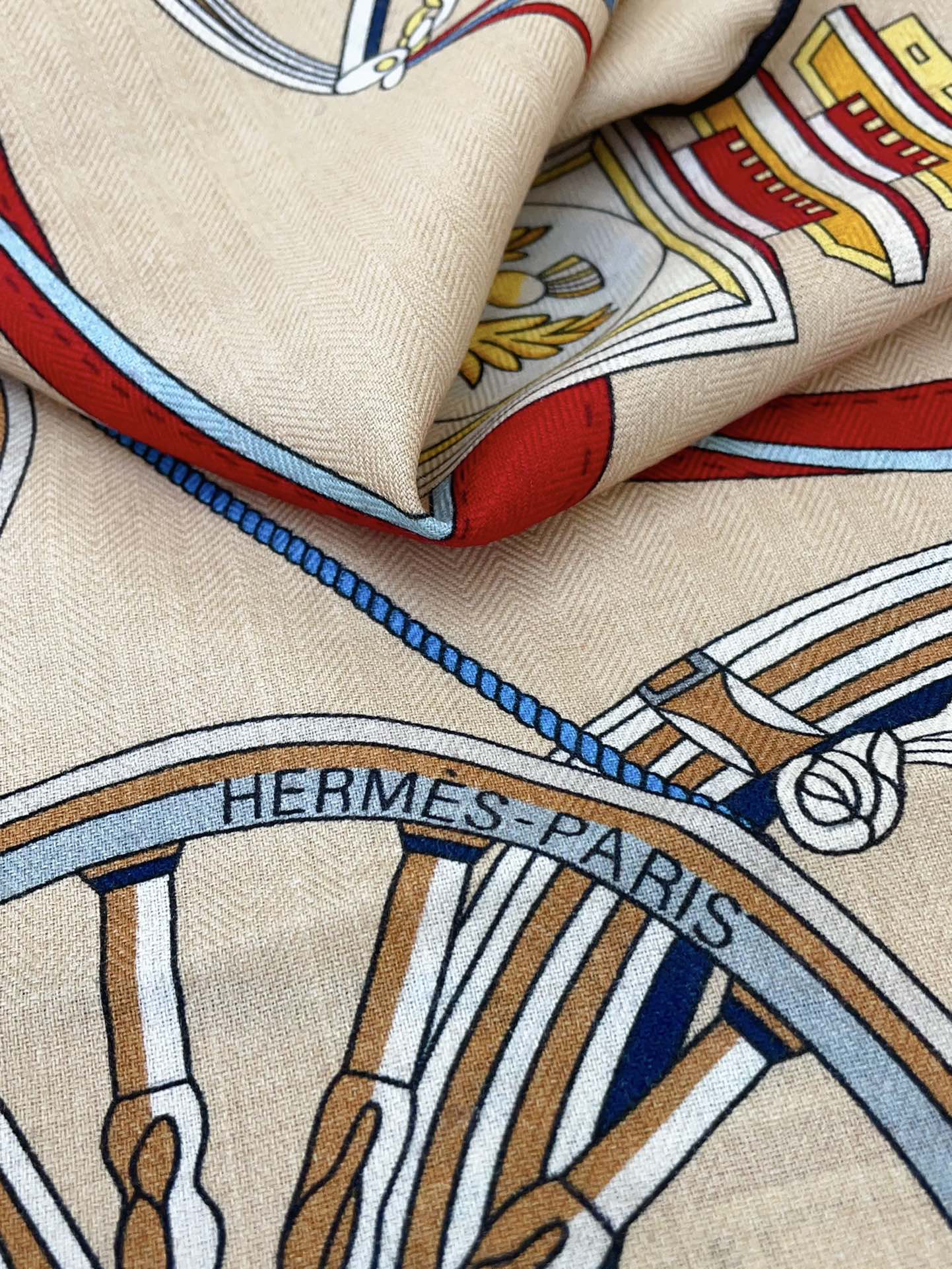 Stately Wheels Scarf 135 CM In Beige Colorful Cashmere And Silk 327468