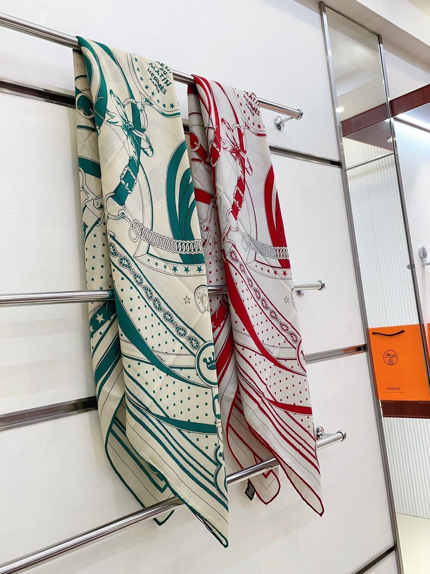 LA PROMENADE DU MATIN BANDANA SHAWL 140 CM IN COLORFUL CASHMERE AND SILK 379795