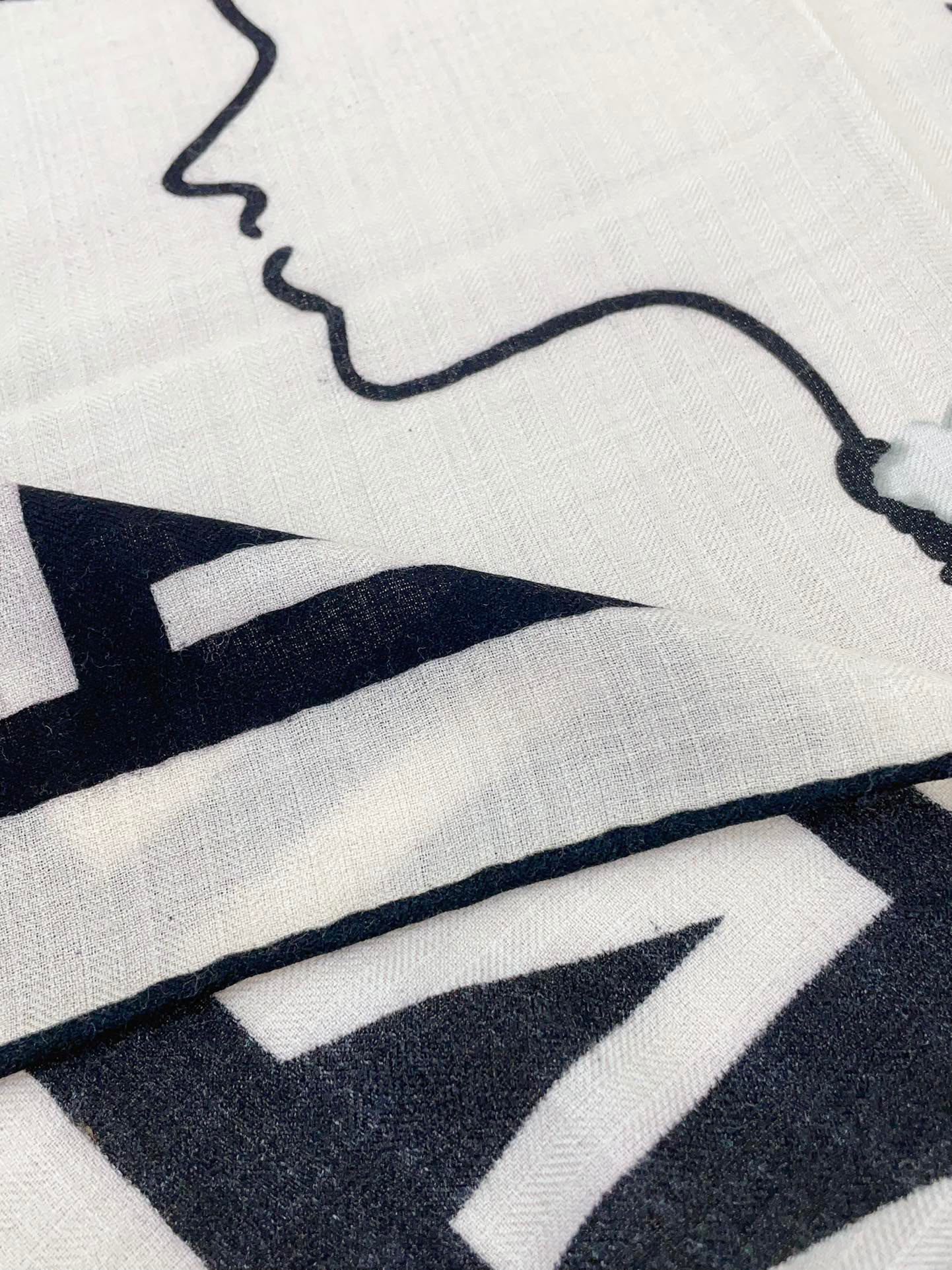 CC Square Scarf 140 CM In White Mix Black Cashmere Silk 389993