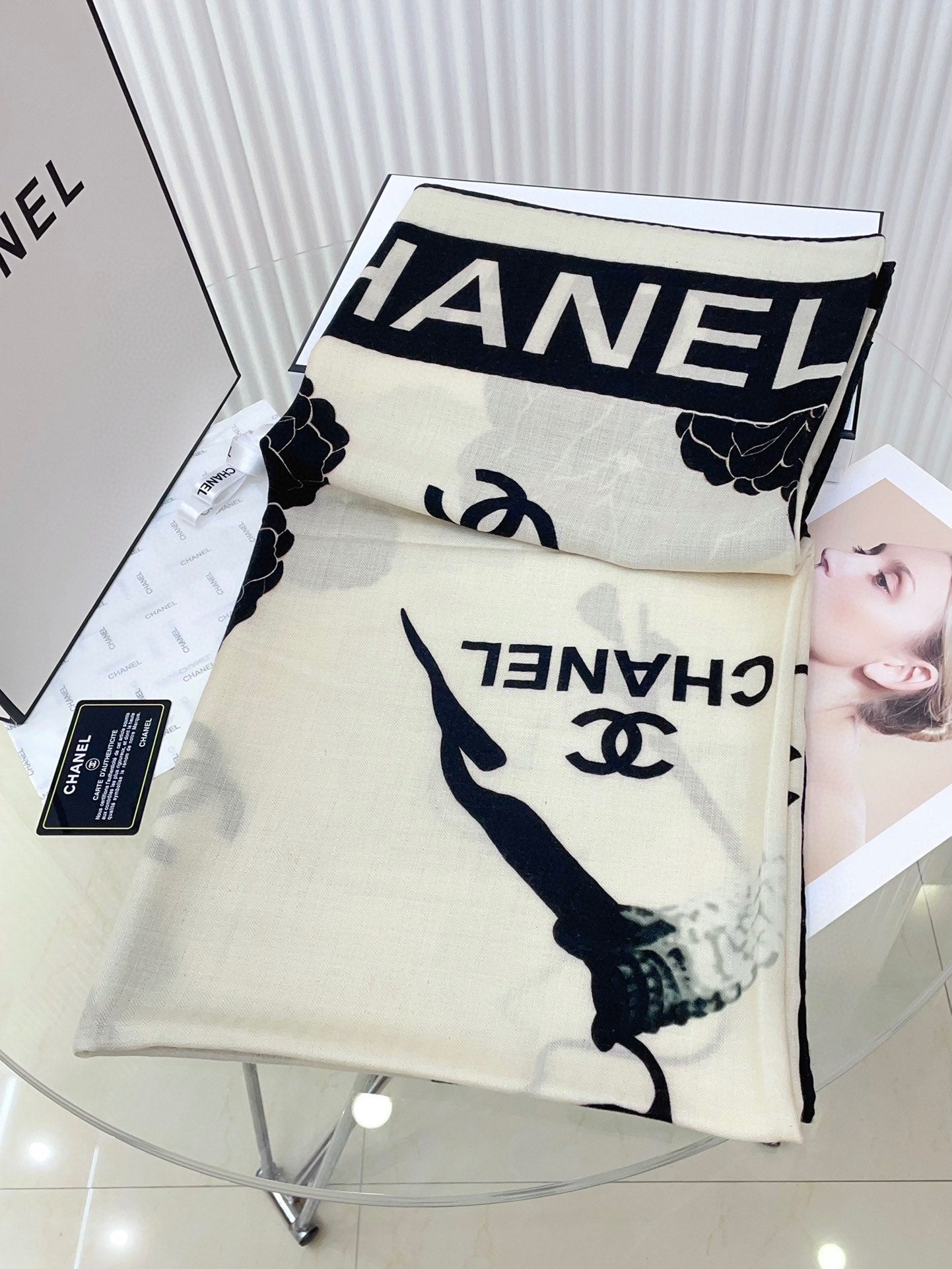 CC Square Scarf 140 CM In White Mix Black Cashmere Silk 389993