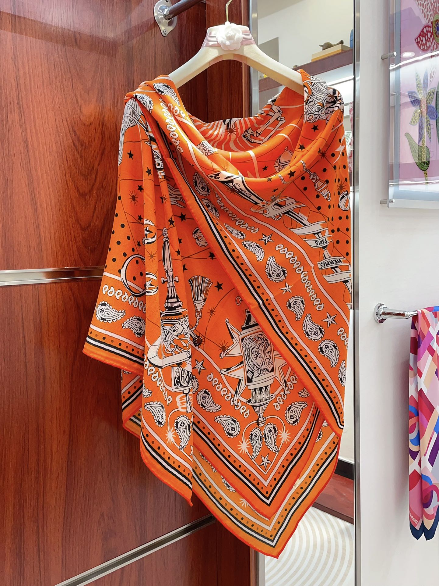 SCARF 140 CM COLORFUL 390958