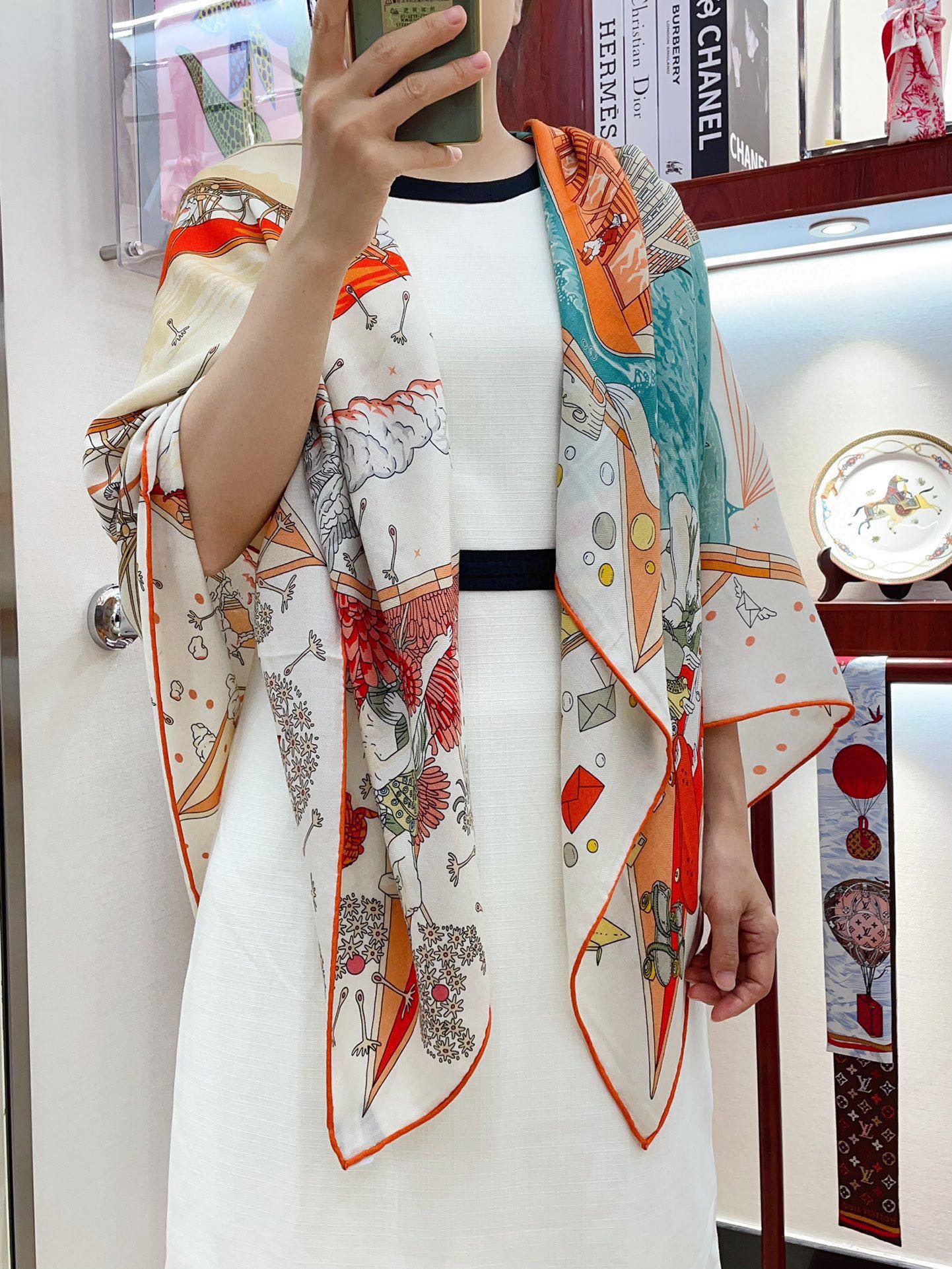 Flagship Scarf 135 CM White Colorful Cashmere And Silk 402079