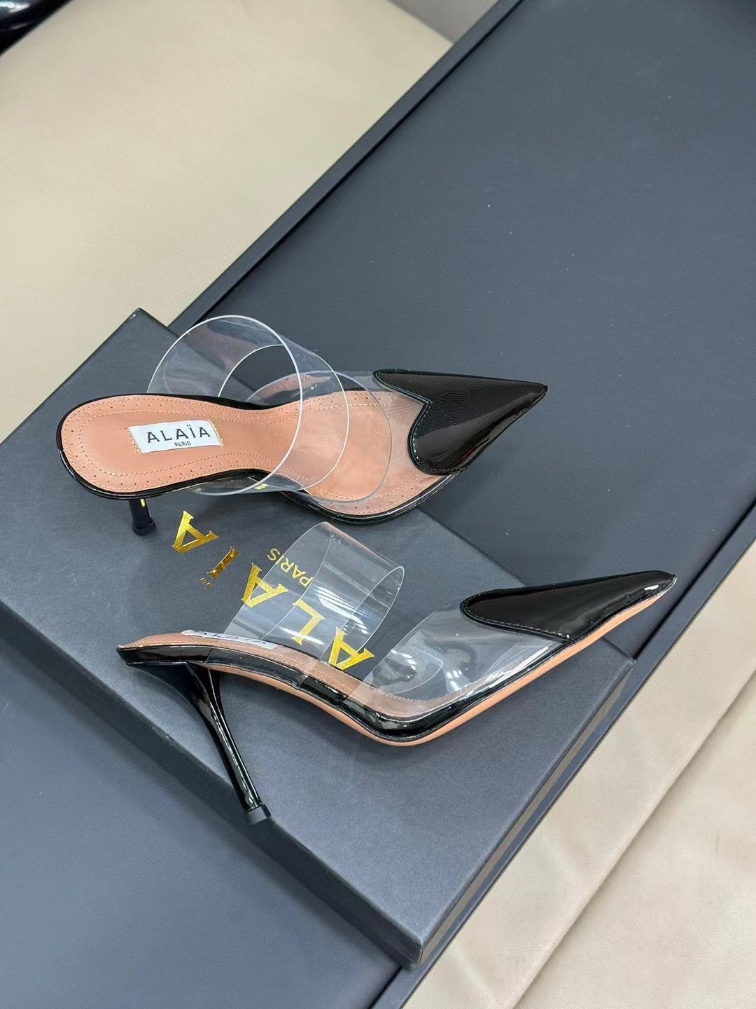 alaia mule 90 optic black heart lambskin