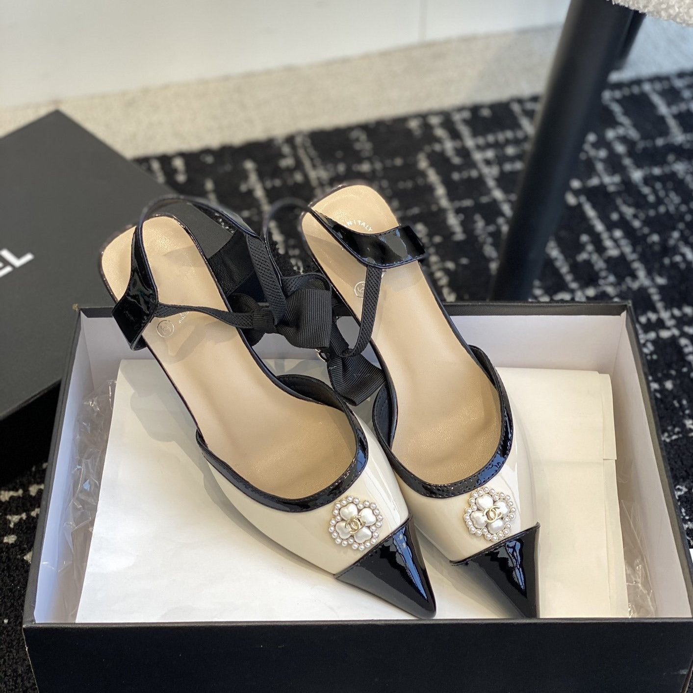 slingbacks 45 beige black patent calfskin
