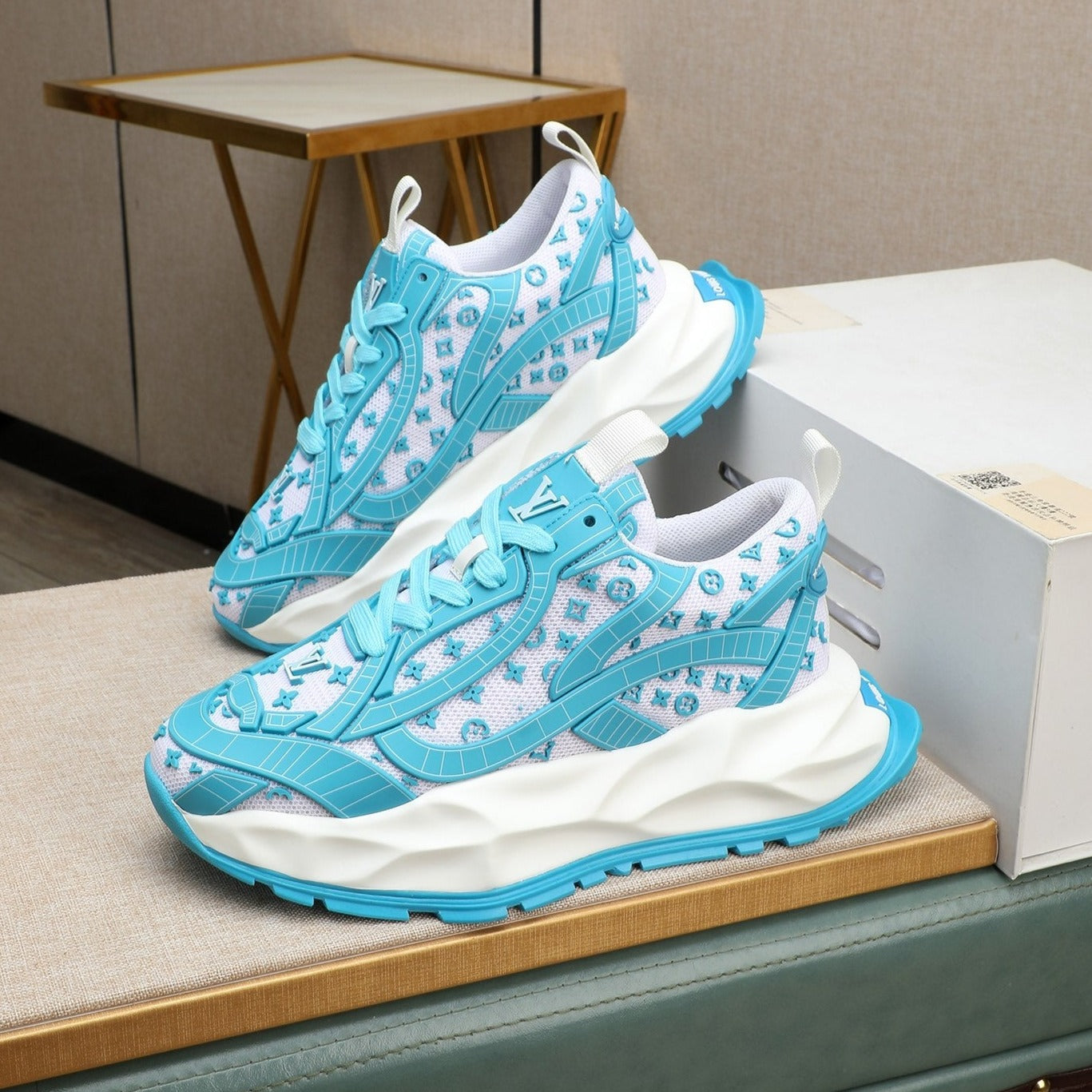 LV TRAINER WHITE MIX BLUE CALFSKIN AND BREATHABLE MESH