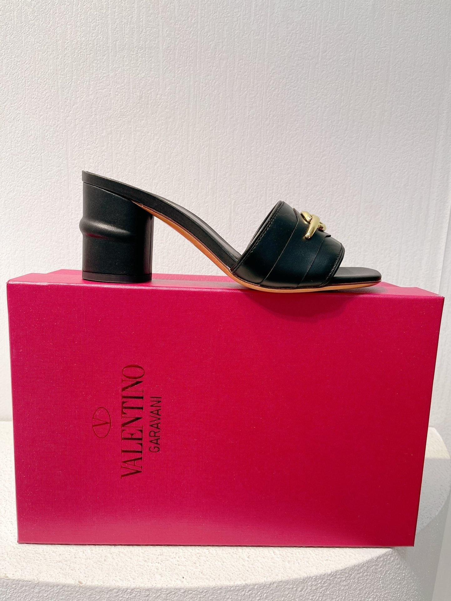 VT Leather Mules Black Cowhide 292867