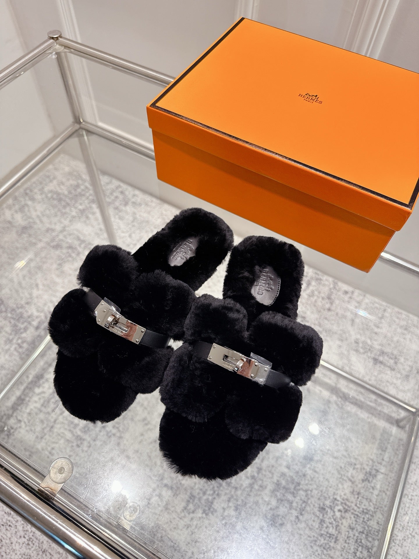 HM Oran slippers sliver buckle black wool