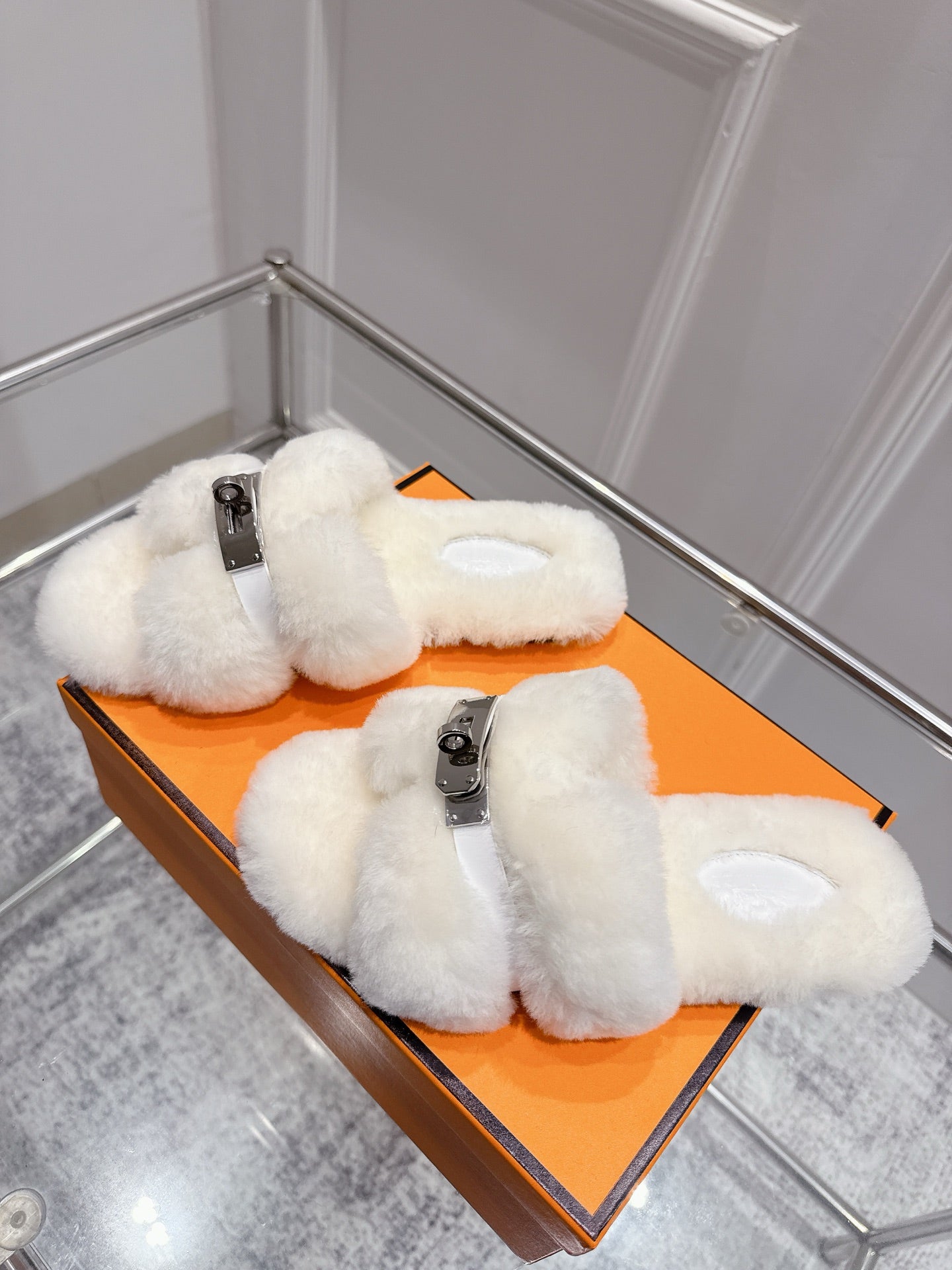 HM Oran slippers sliver buckle white wool