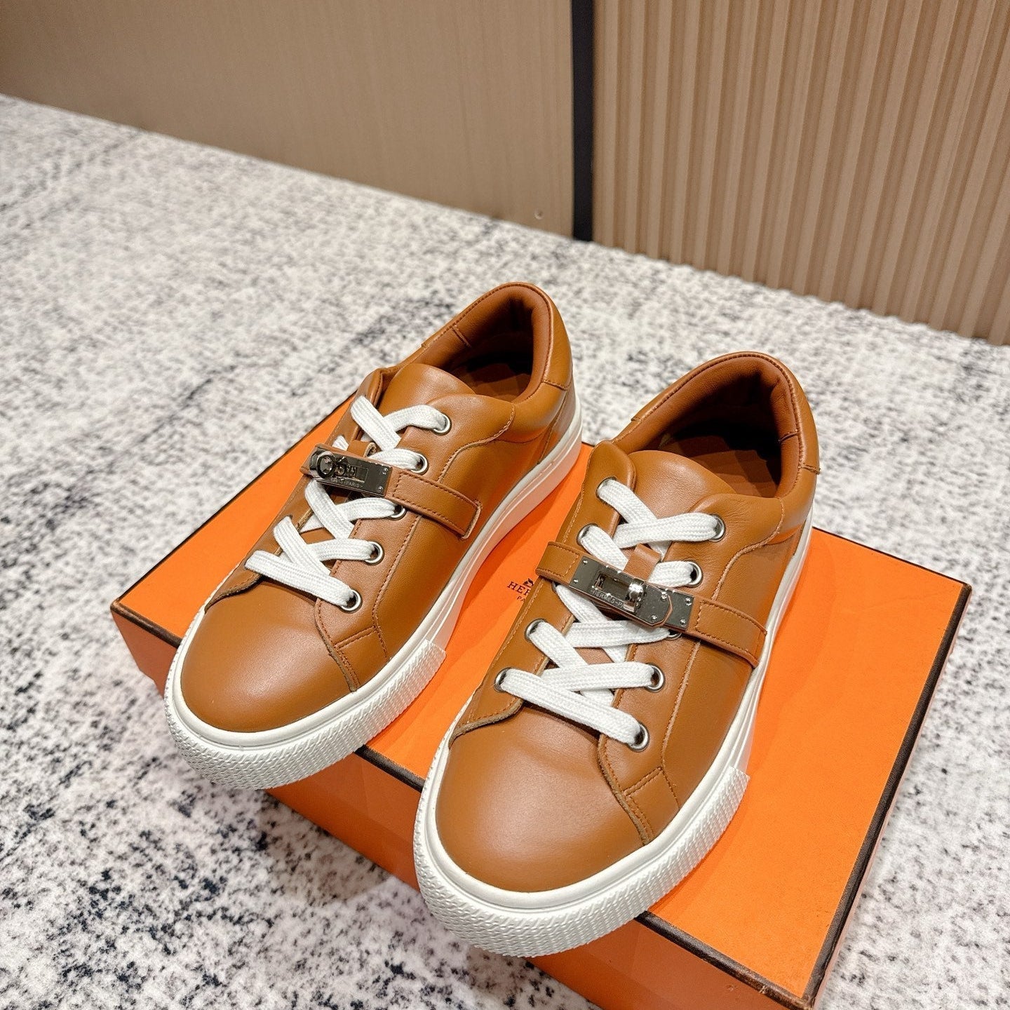 HM Casual Sneakers Sliver Buckle  Brown Leather