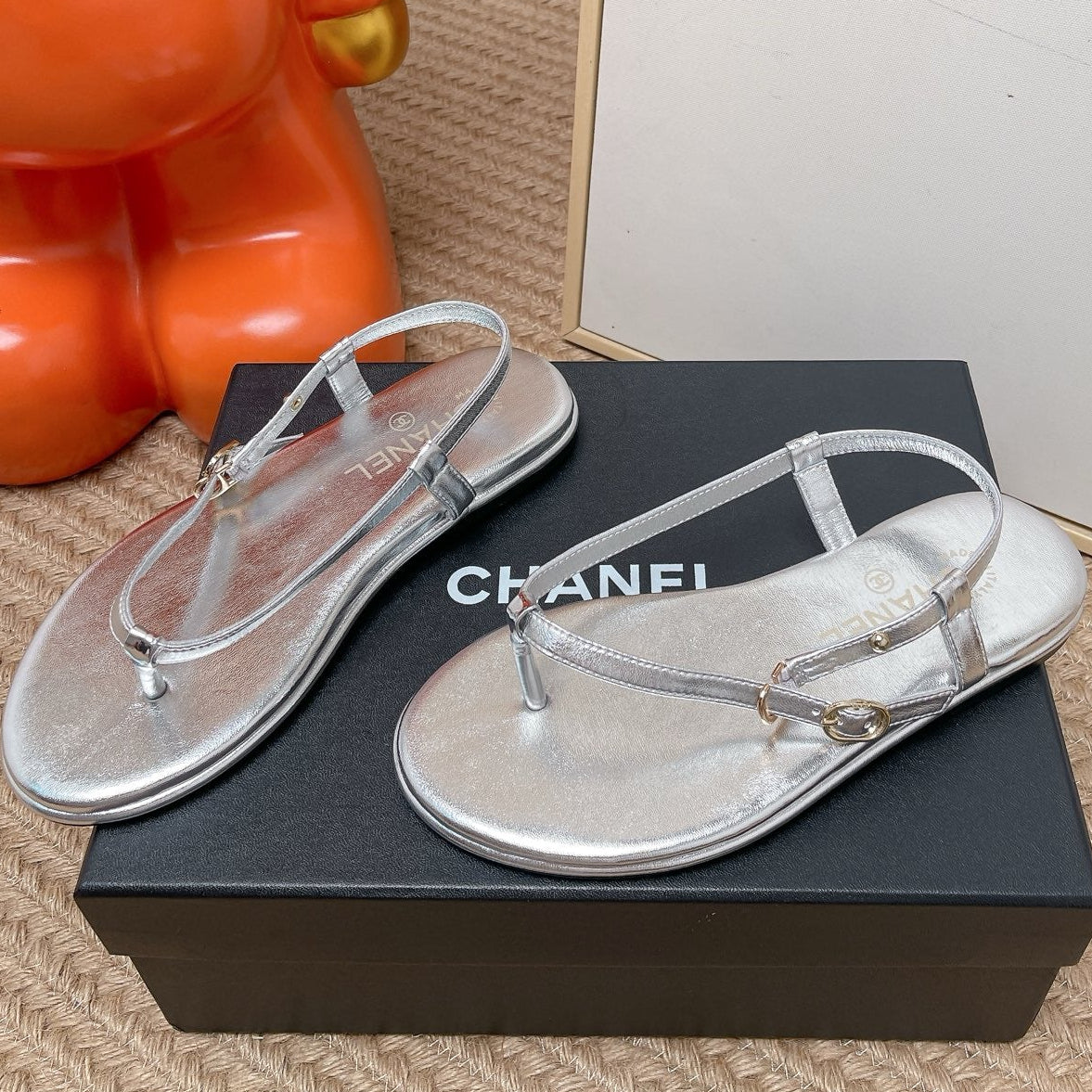 Chanel 2026 Flat Toe-Flip Sandals Sheepskin 855362