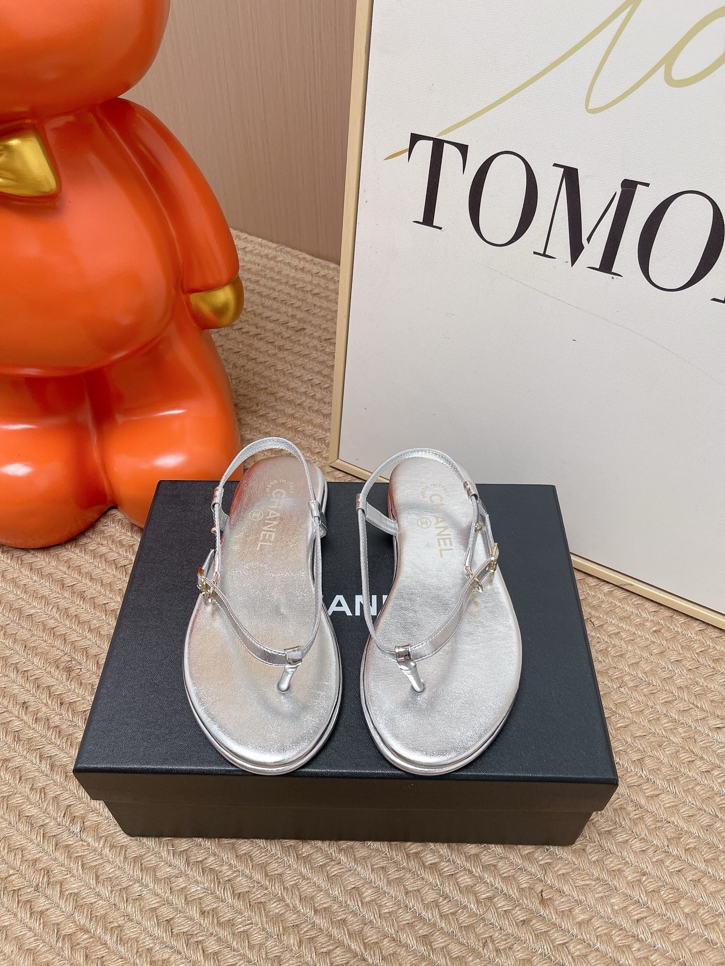 Chanel 2026 Flat Toe-Flip Sandals Sheepskin 855362