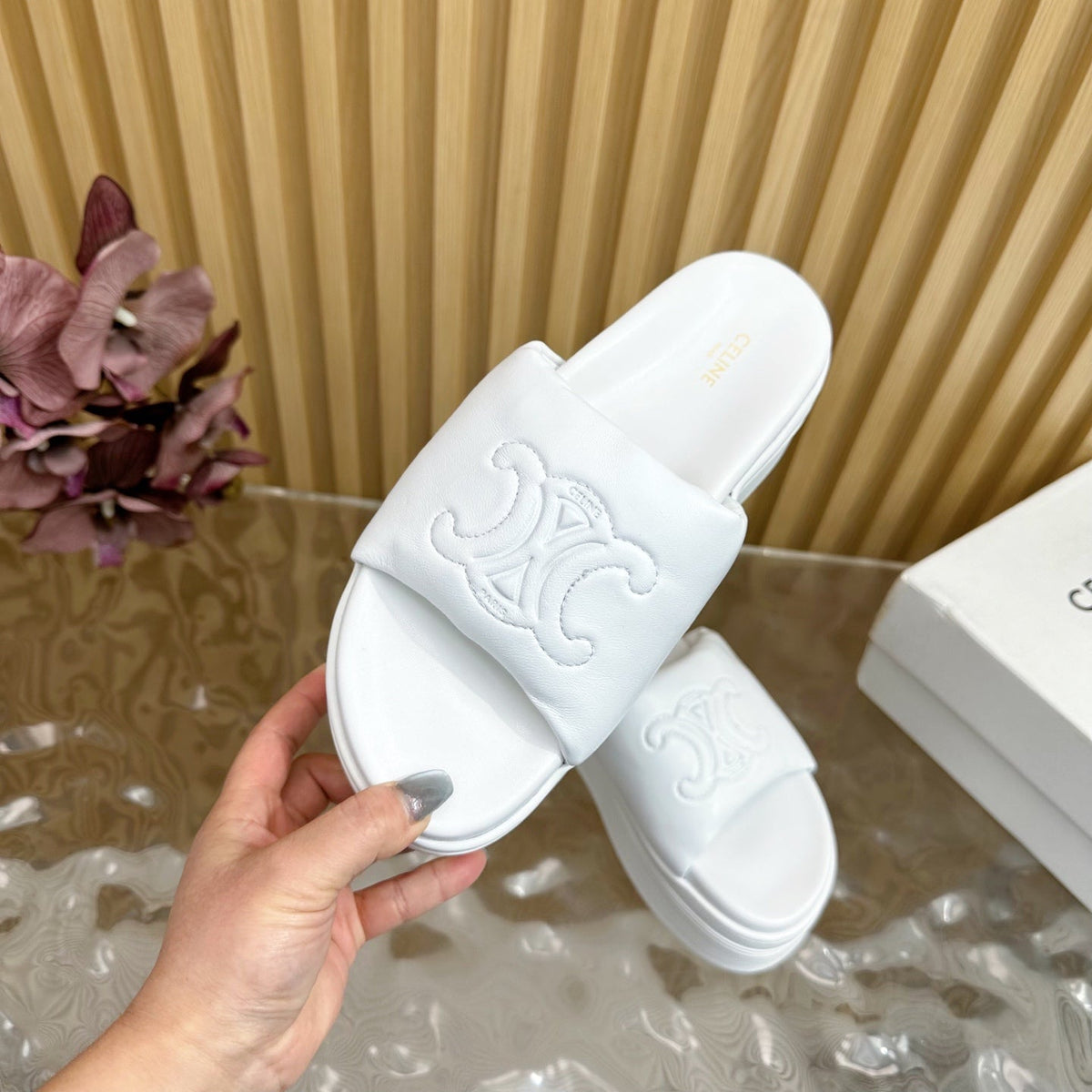 CELINE 25 Sline Sandal White Sheepskin 285911
