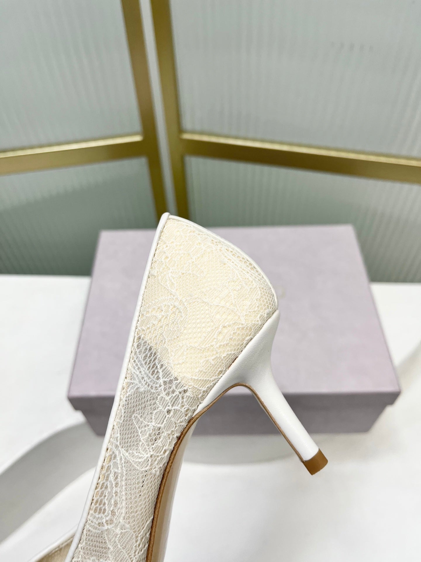 Jimmy 26s  Heel Pump 85 Ivory Beige Lace Sheepskin 605950