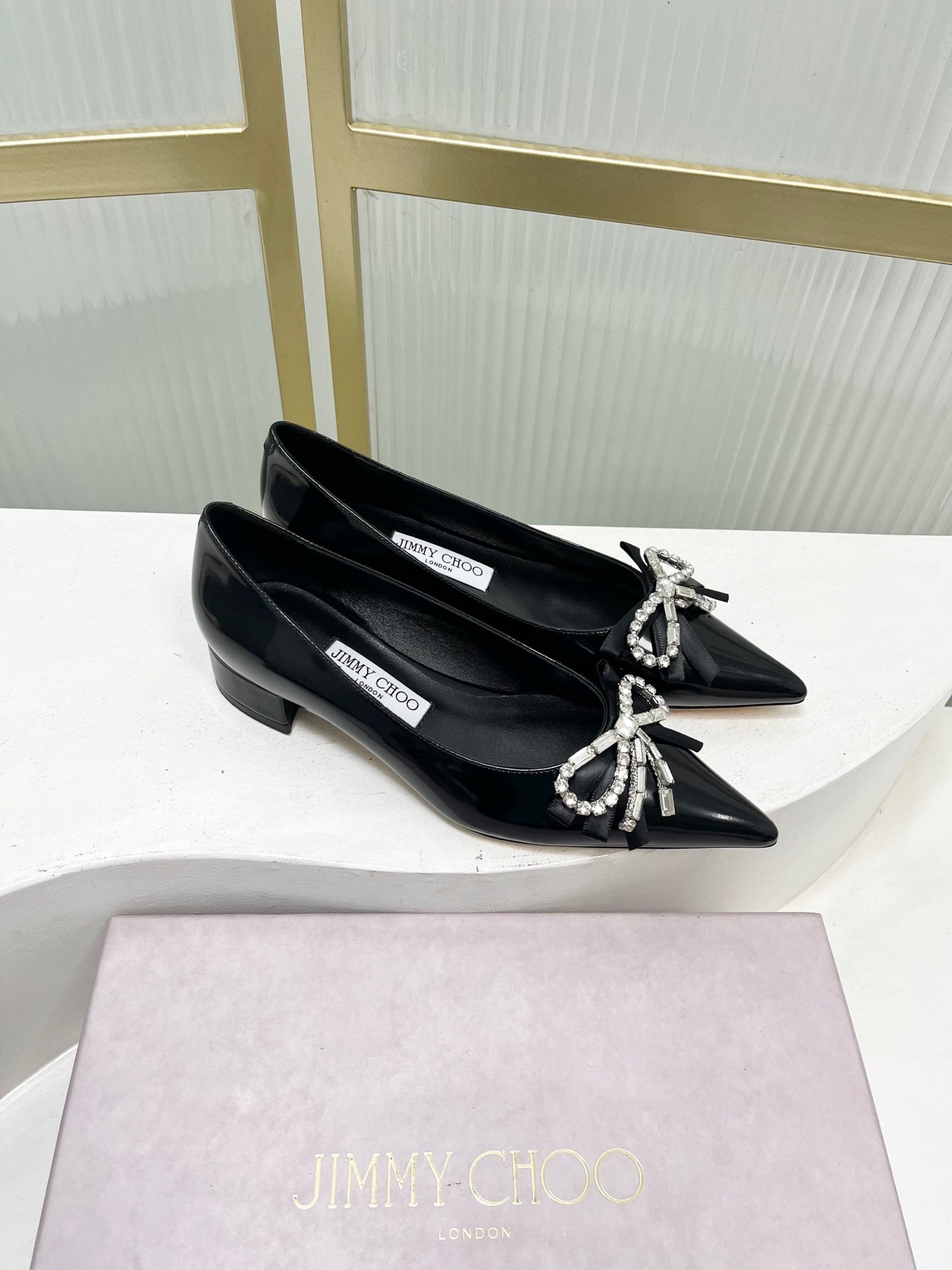 Jimmy 26s Pointed Toe Pump 25 Black Patent Cowhide 605965