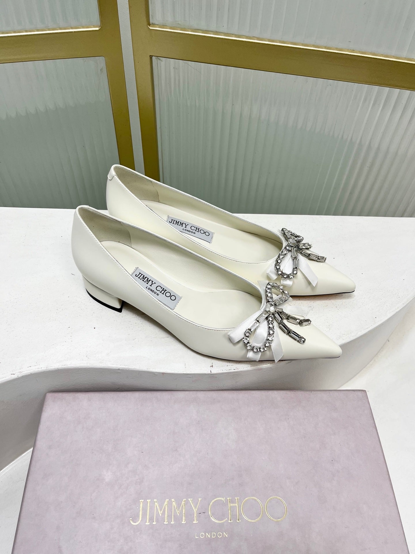 Jimmy 26s Pointed Toe Pump 25 White Cowhide 605966