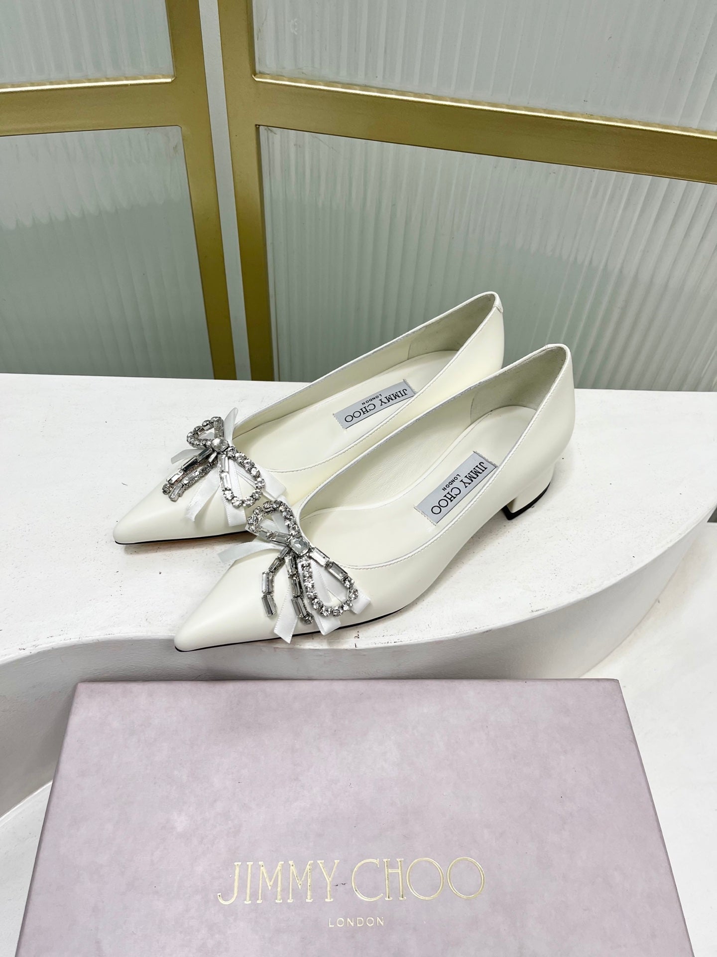 Jimmy 26s Pointed Toe Pump 25 White Cowhide 605966