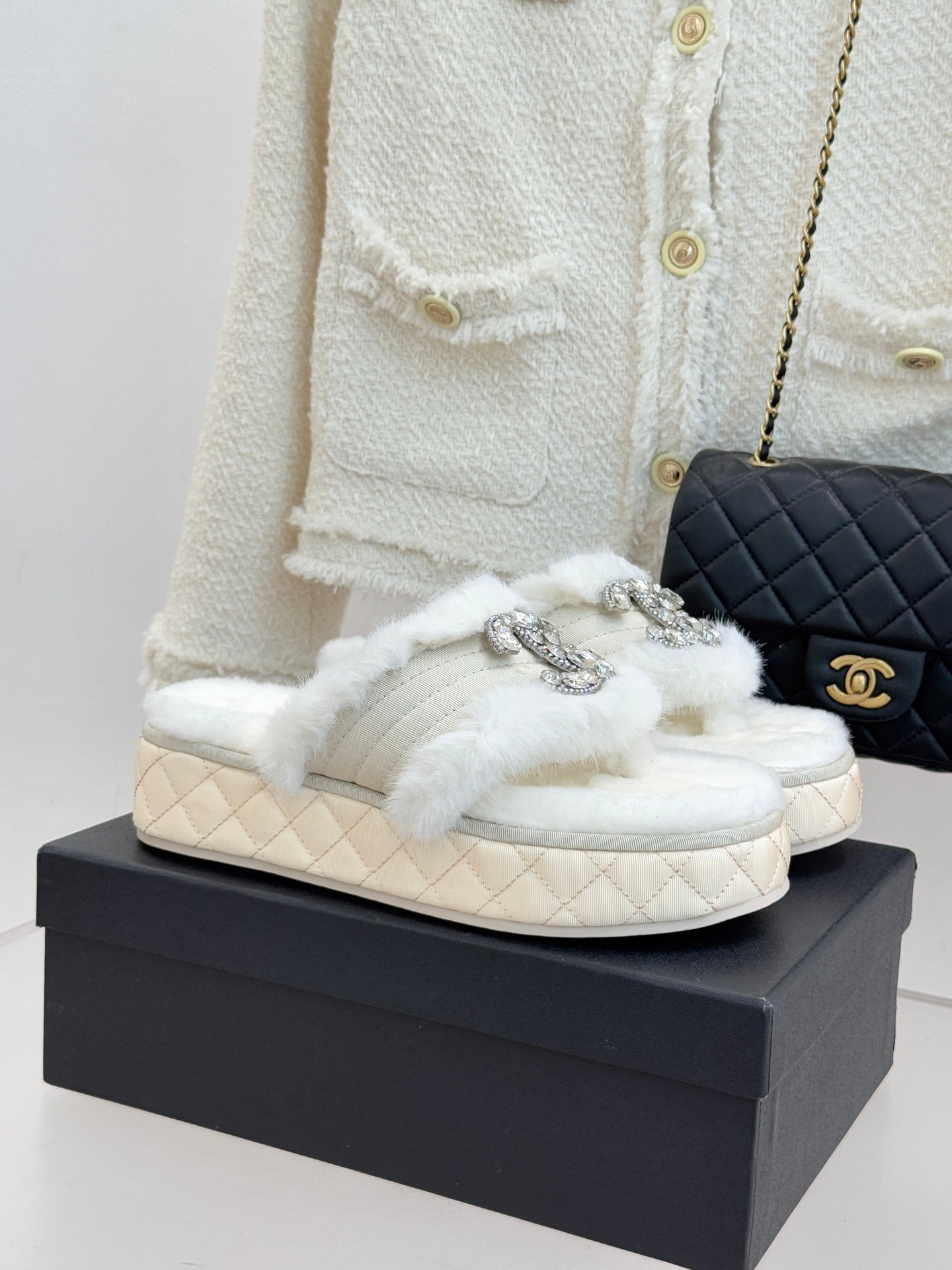 CC slipper double C rhinestone buckle white wool 512052