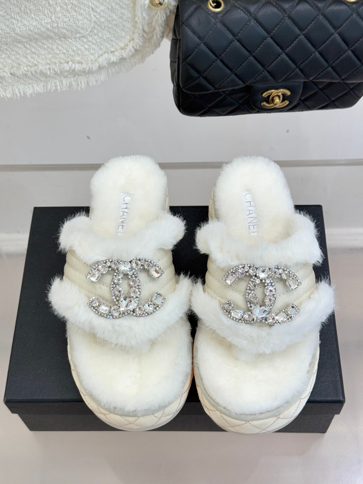 CC slipper double C rhinestone buckle white wool 512052