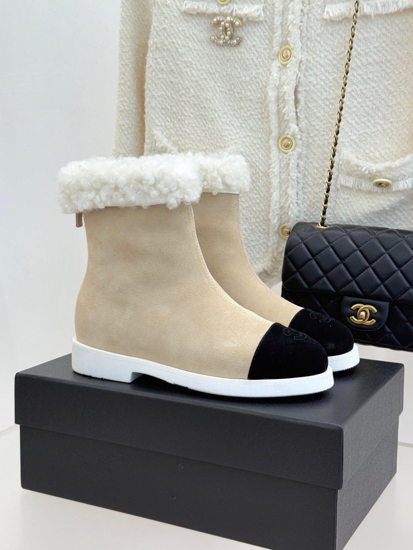 CC 25s Ankle Boots Beige Black Suede Wool 512068