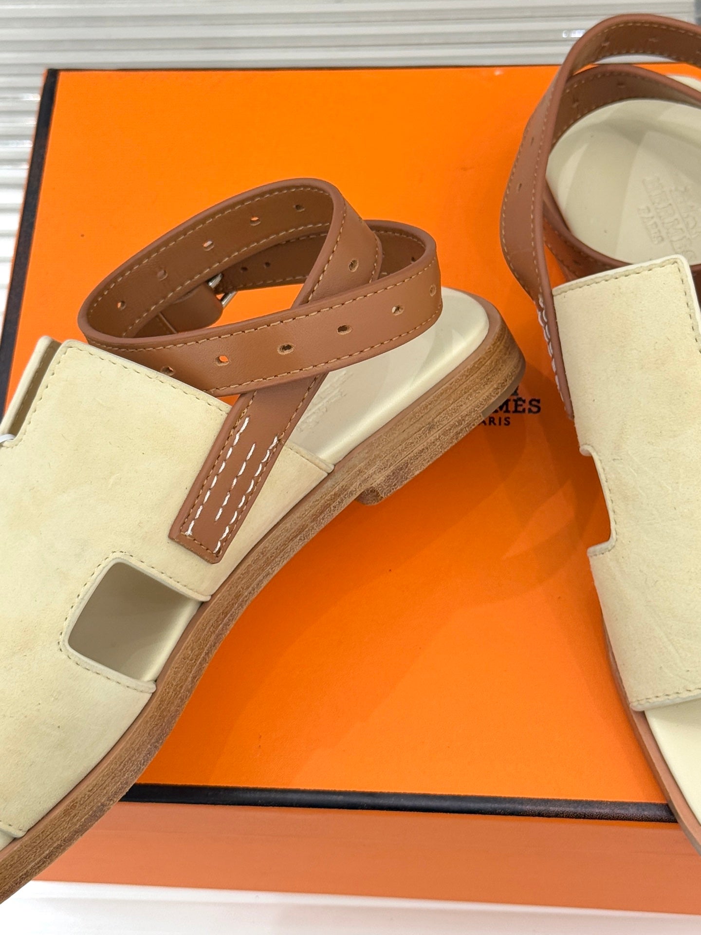 HM 26ss Flat Sandals Light Yellow Suede Sheepskin 642795