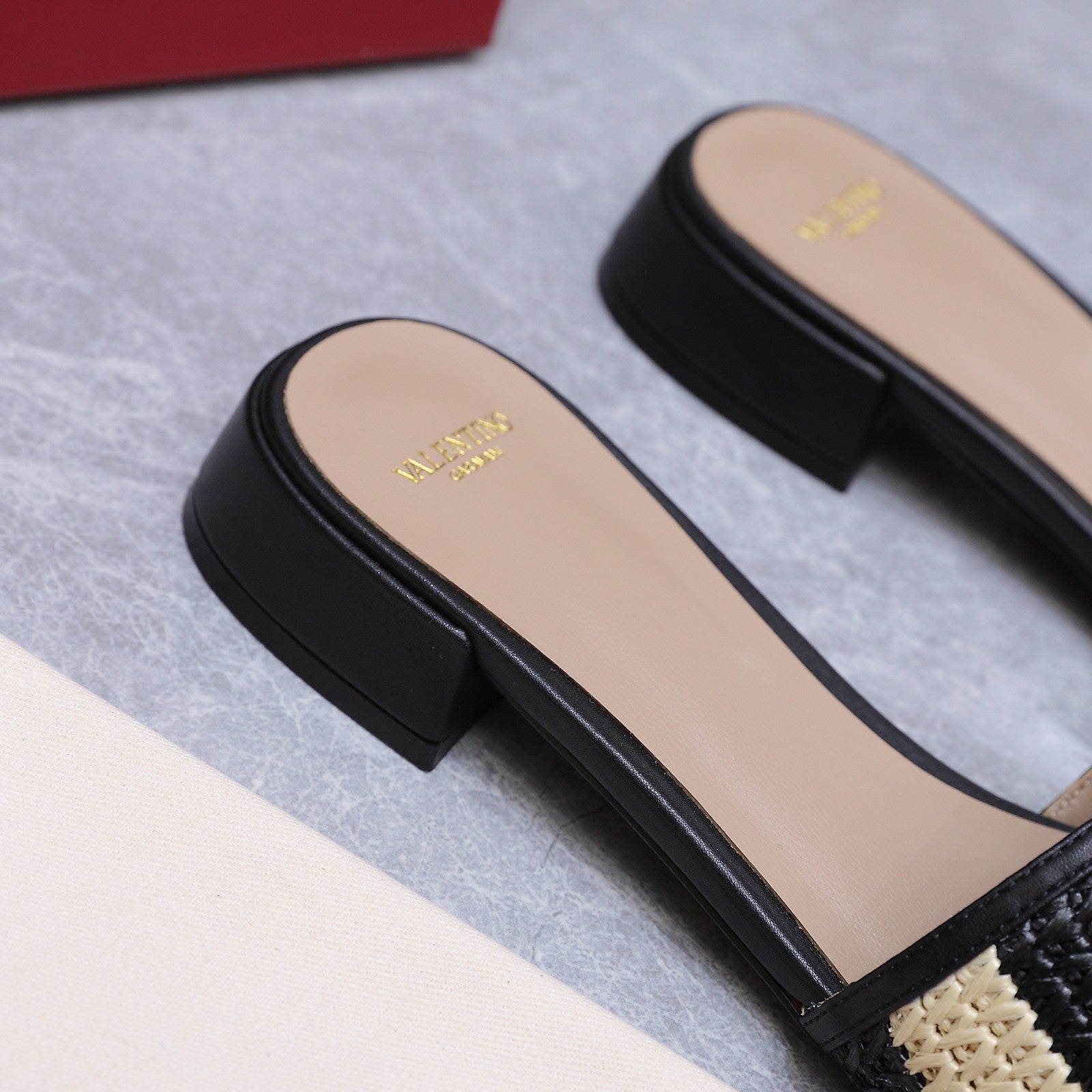 Valentino 2026 Garavani VLogo Signature 15mm Slipper Woven Leather 864505