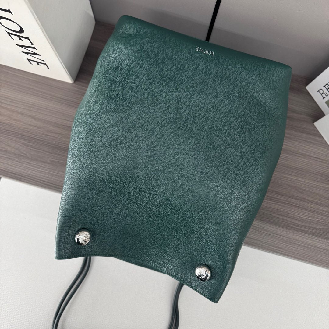Loewe Pebble Hobo Bag 28 Deep Forest Green Calfskin 280595