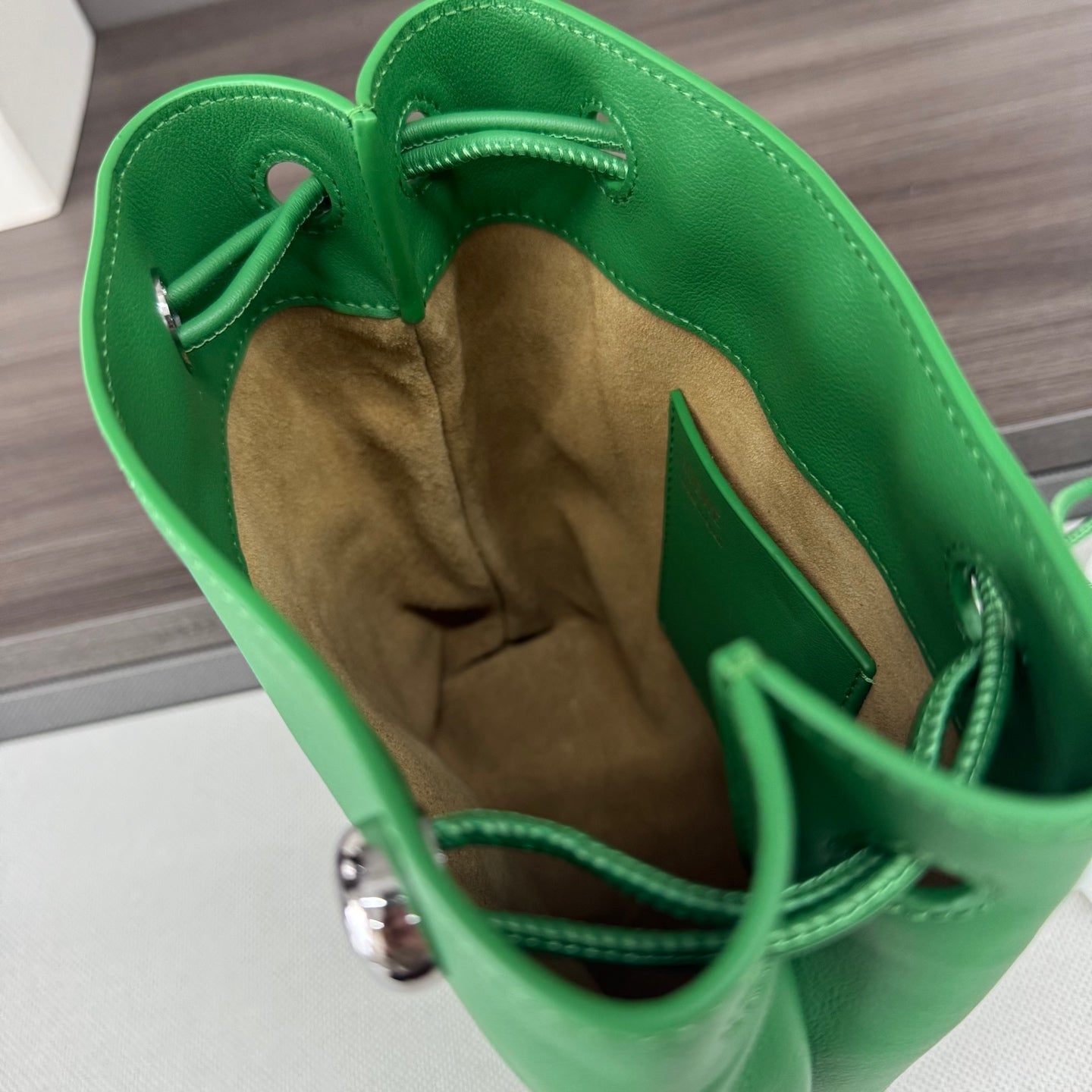 Loewe Pebble Hobo Bag 22 Green Calfskin 280584