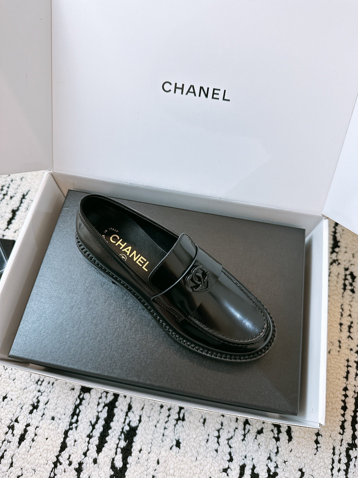 CC Moccasins 45mm In Black Glossy Lambskin 144633