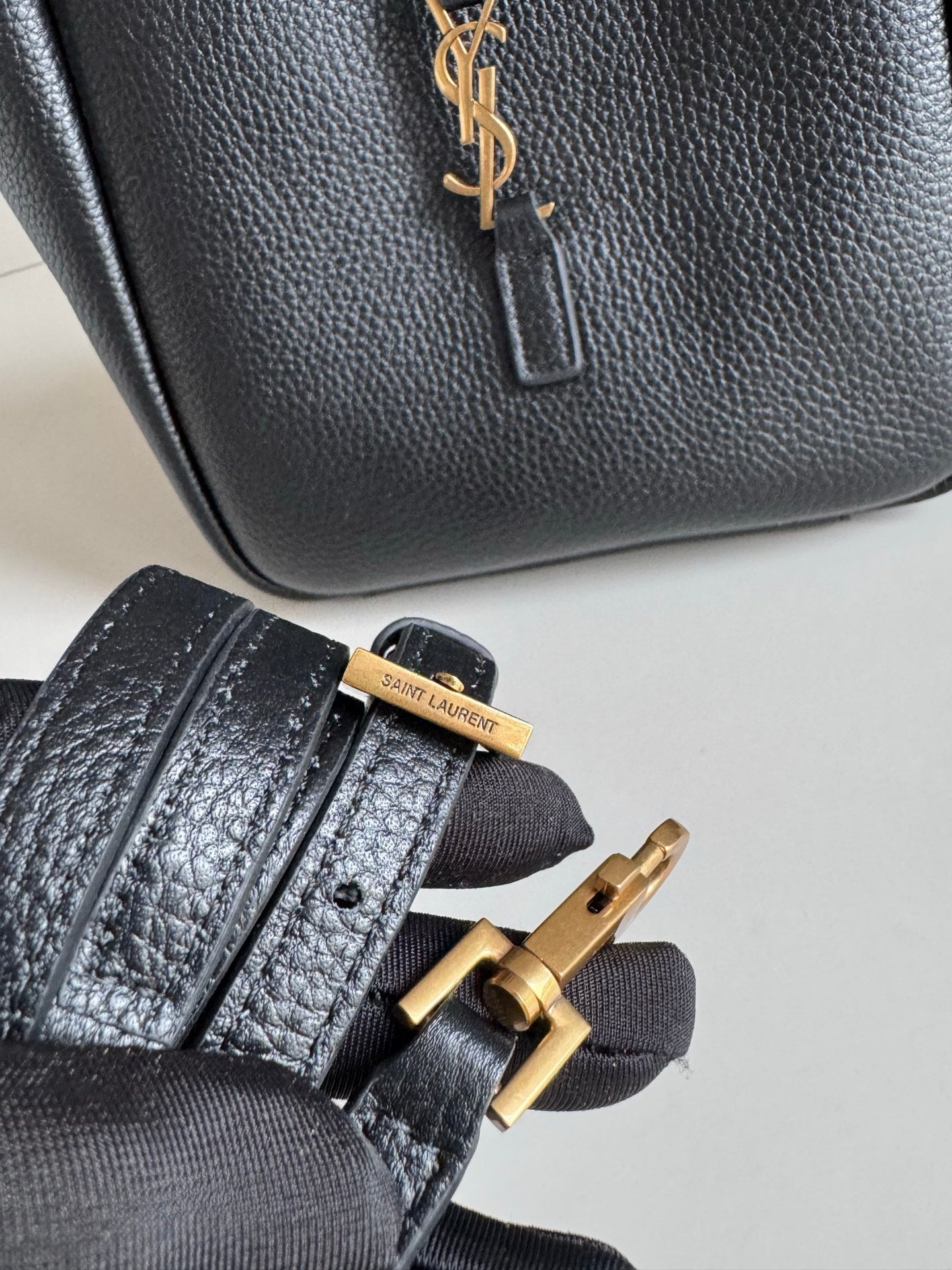 YSL 2026 Saint Laurent Le 5 à 7 Baby Bea 18cm Suede And Leather