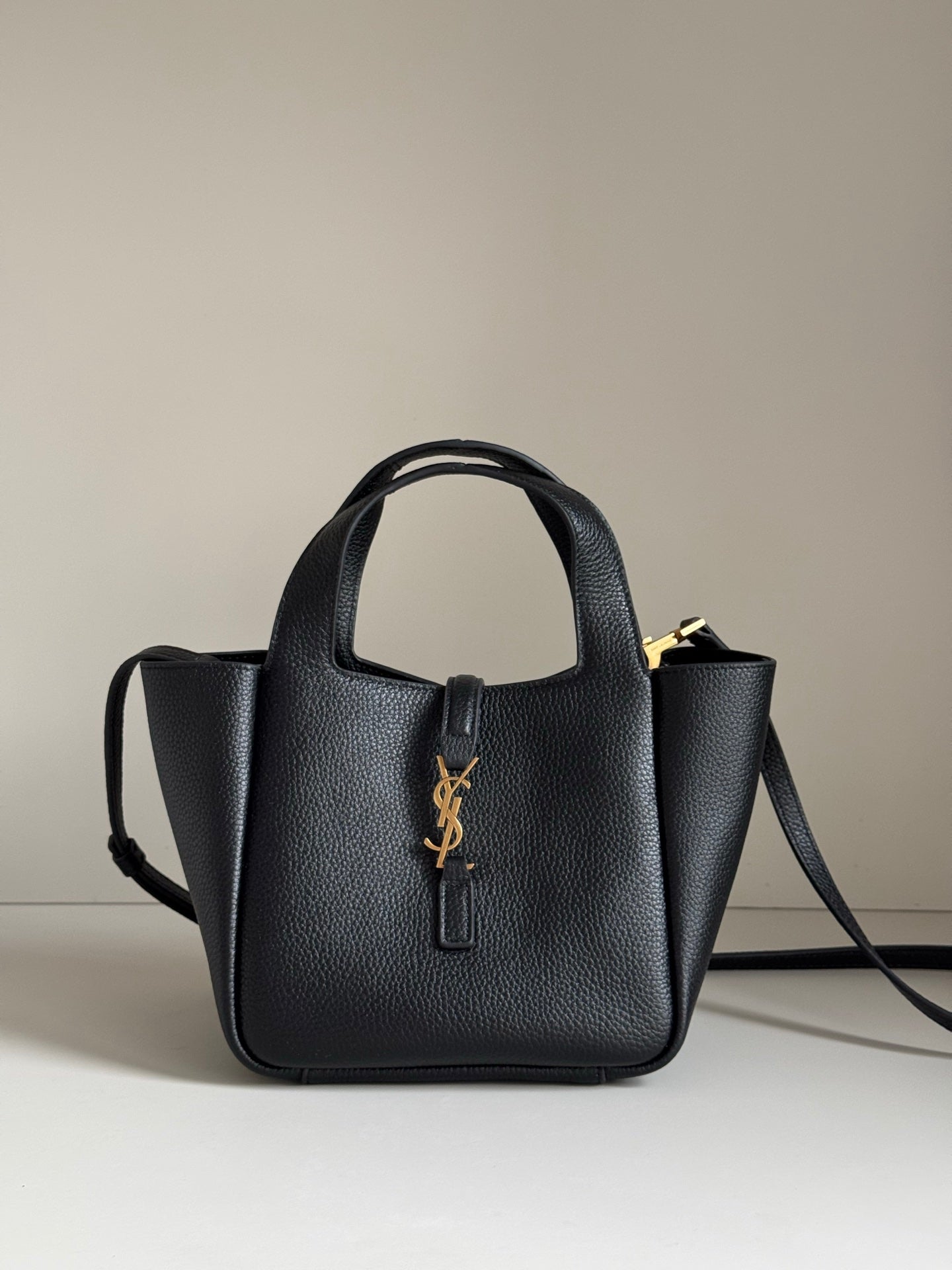 YSL 2026 Saint Laurent Le 5 à 7 Baby Bea 18cm Suede And Leather
