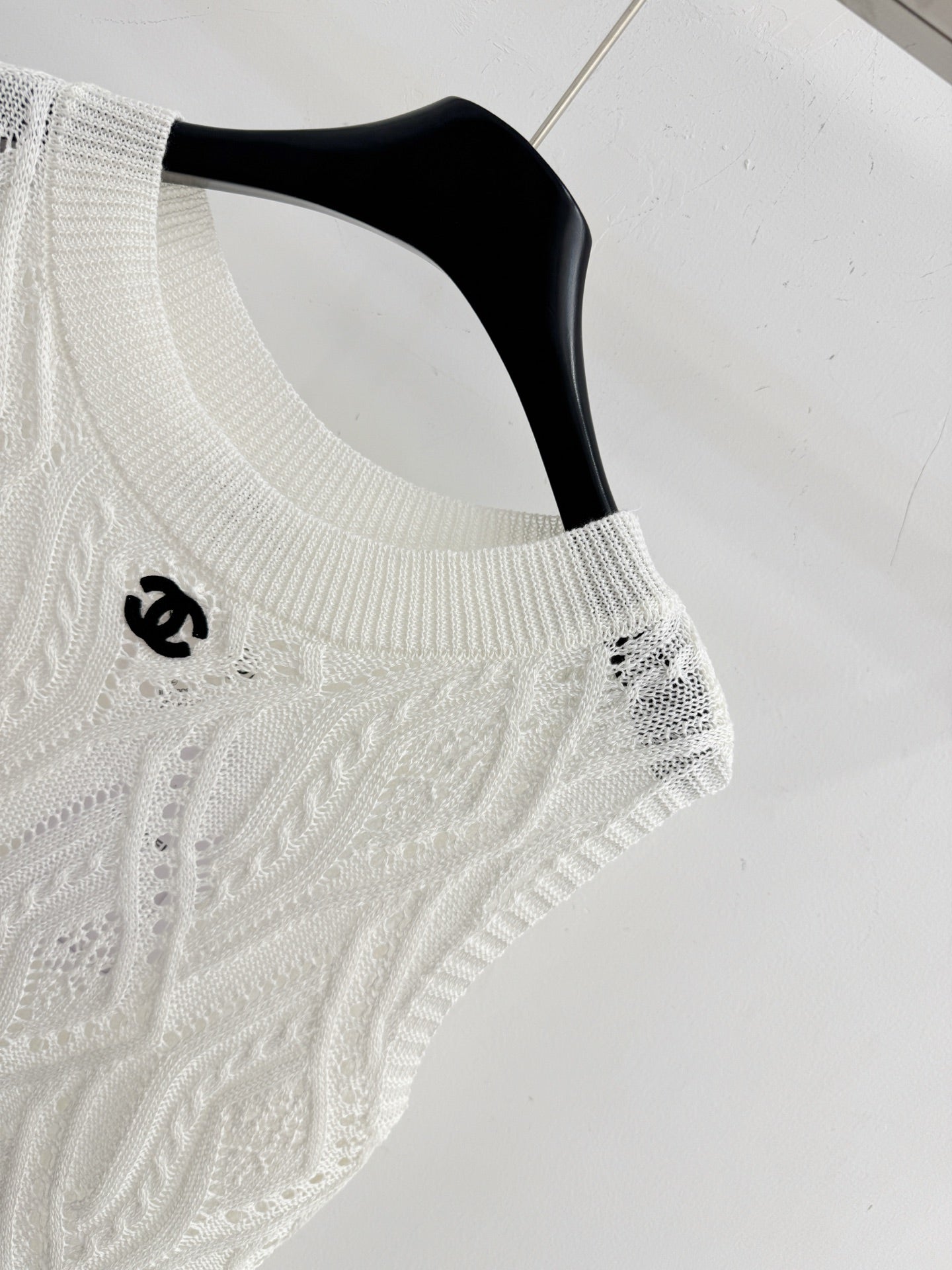 Chanel 2026 Hollow-Out Knitted Vest Blue and White Wool 336792