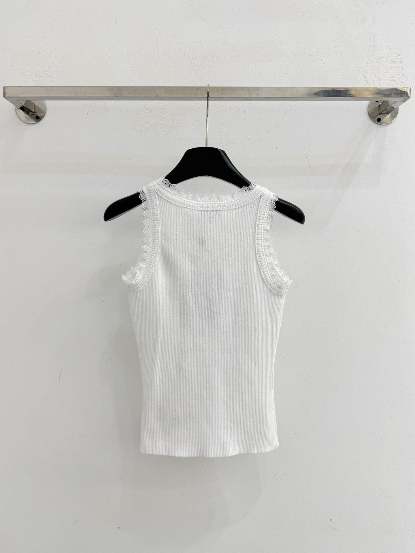 Chanel 2026 Lace-trimmed Knit Vest with Double C Embroidery Polyester Viscose 341227