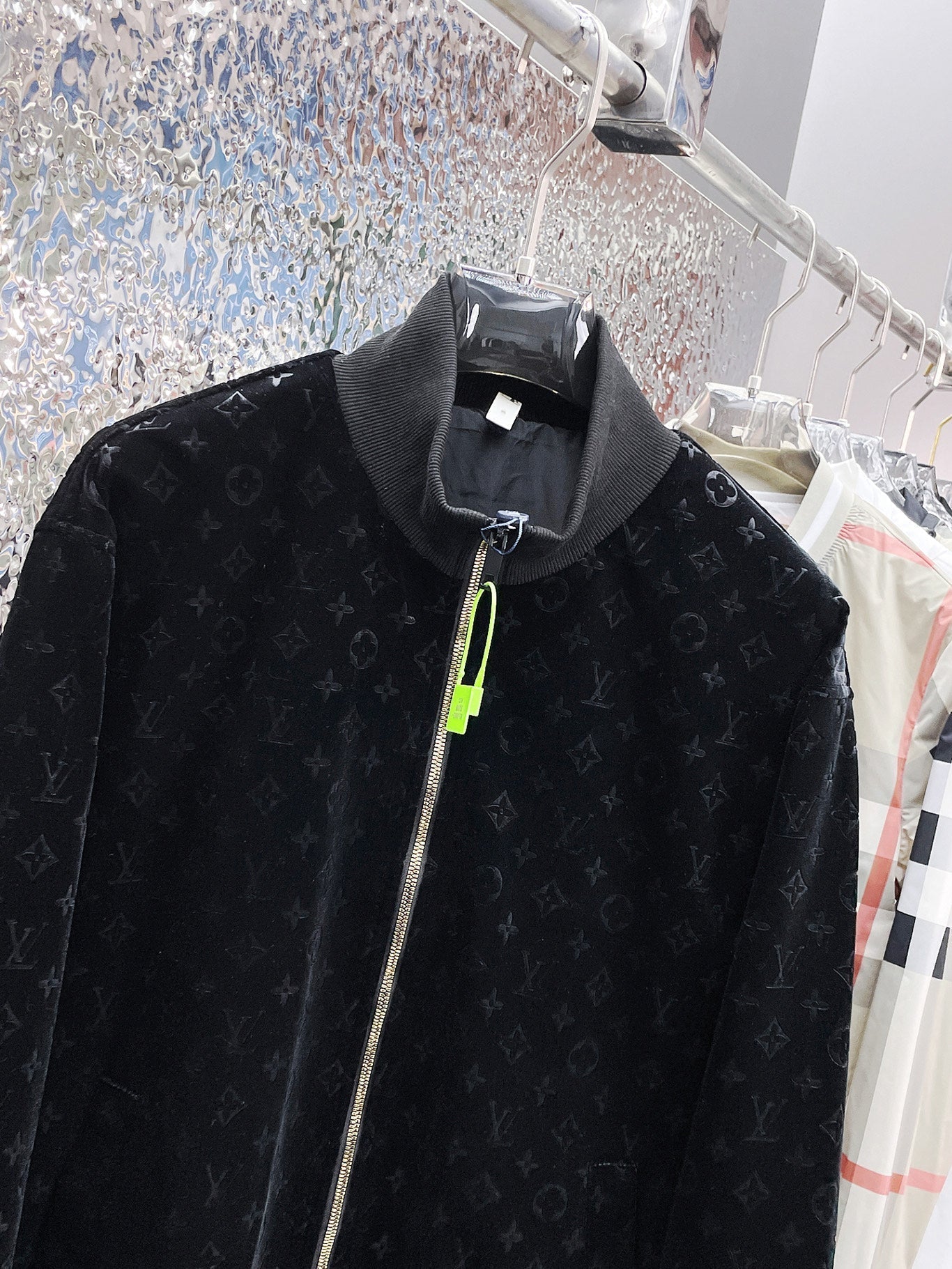 LV JACKET IN BLACK MONOGRAM VELVET 239034