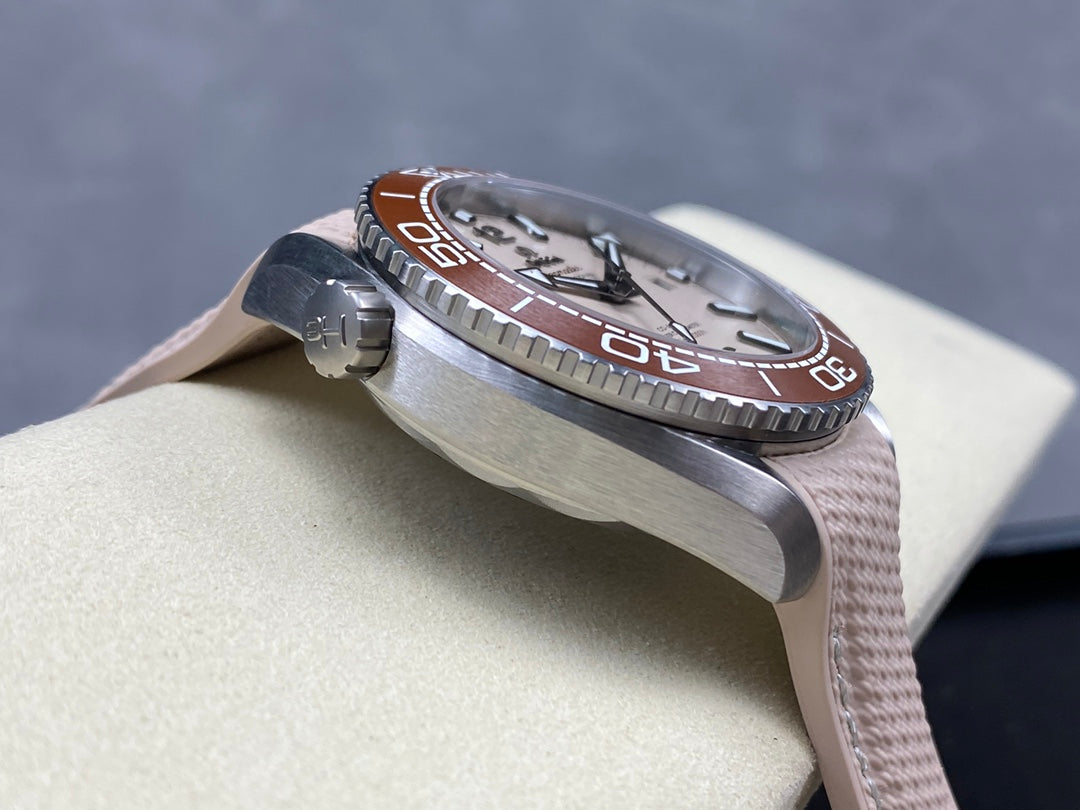 Omega Seamaster Planet Ocean 600M Co-Axial Master Chronometer Beige Strap