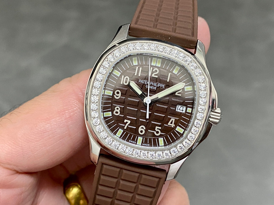 PATEK Aquanaut 35.6mm Socola Dial