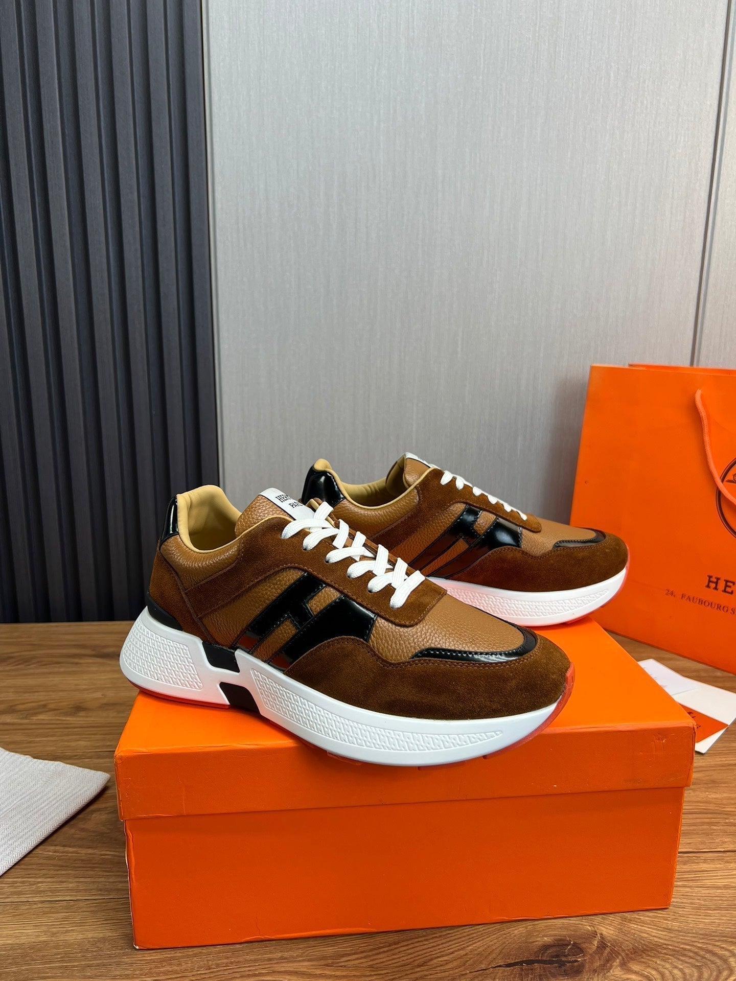 HM Men's Sneaker Brown Cowhide Suede 936368