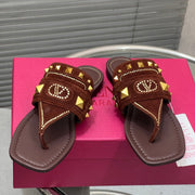 VT Rockstud Thong Sandals Brown Suede