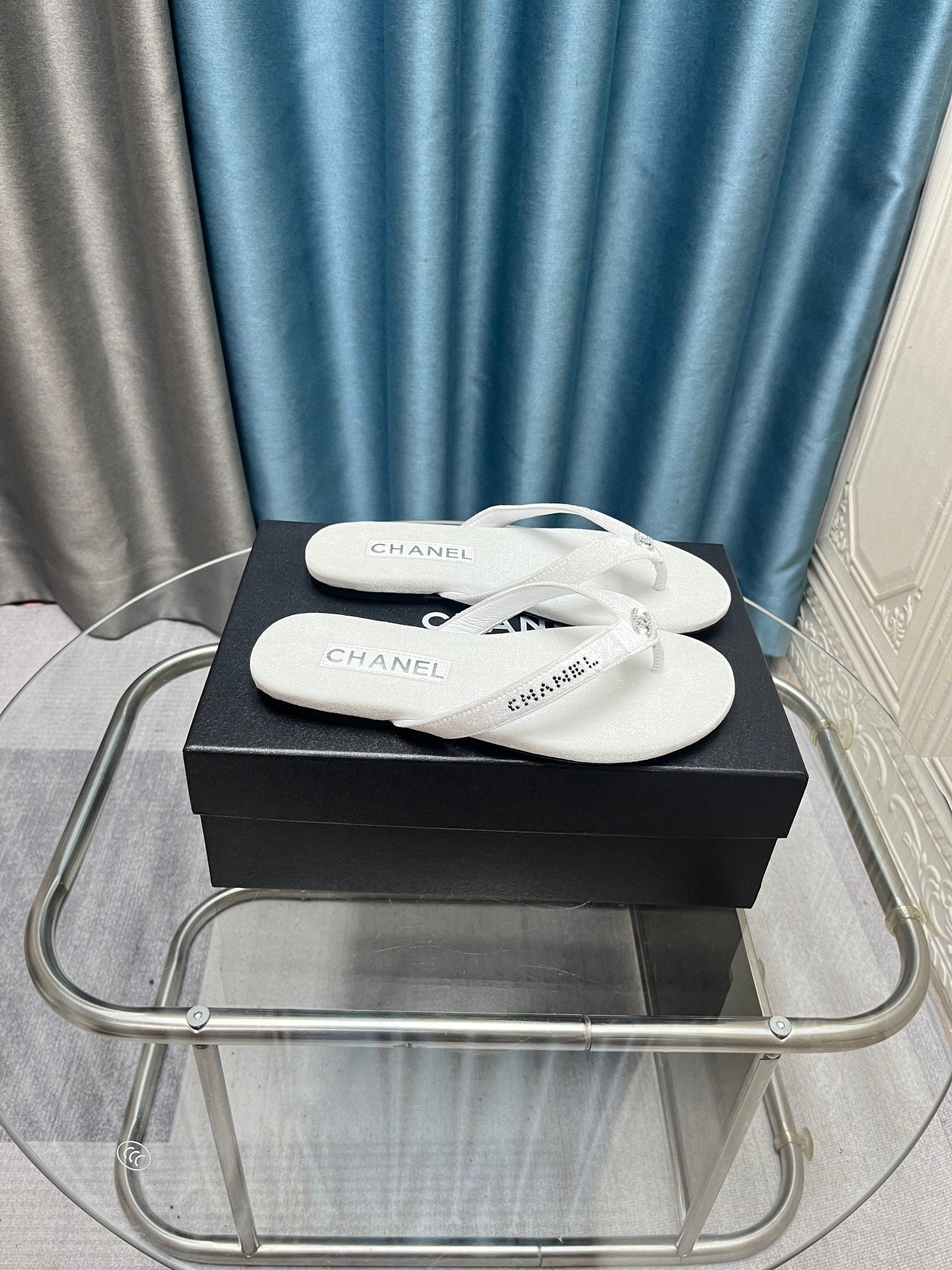 CC 25 Thong Sandal White Velvet Diamond