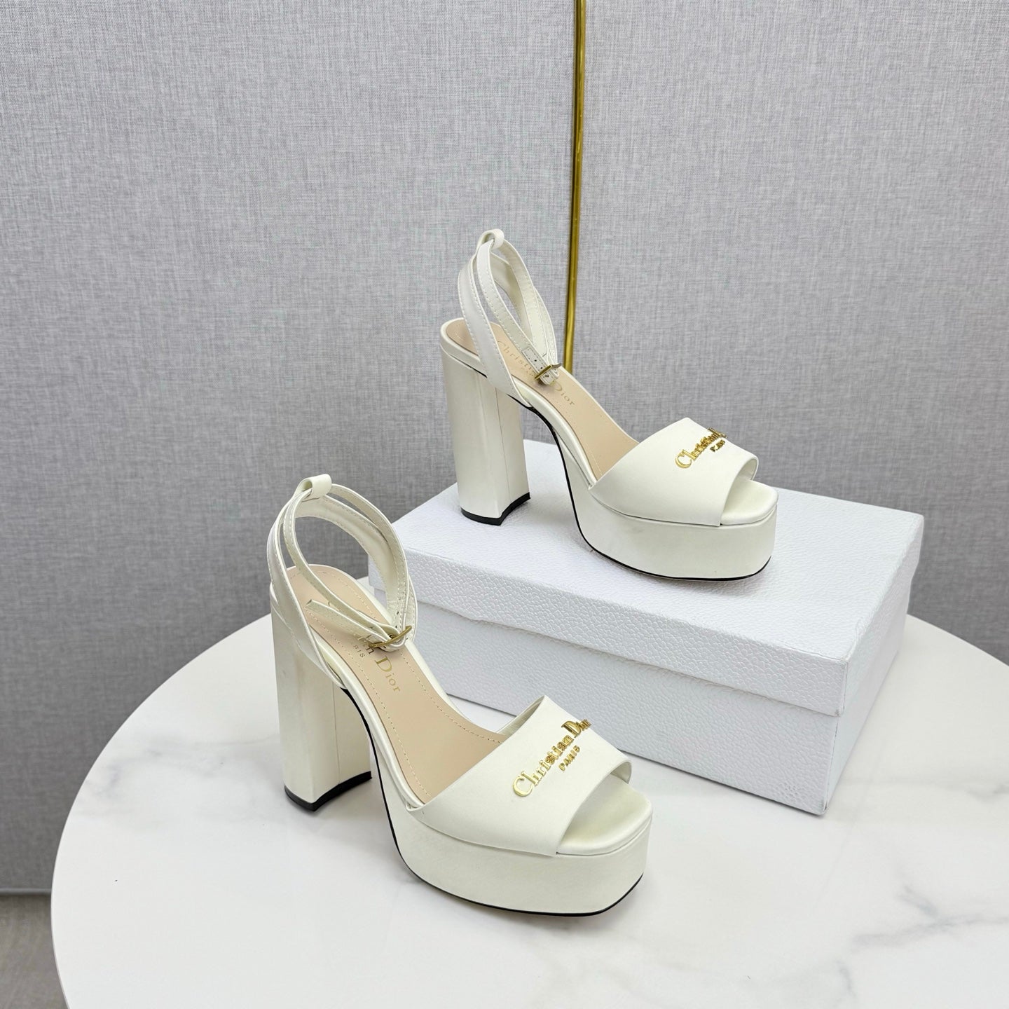 CD 26s Platform Sandals 80 White Beige Satin Sheepskin 640231