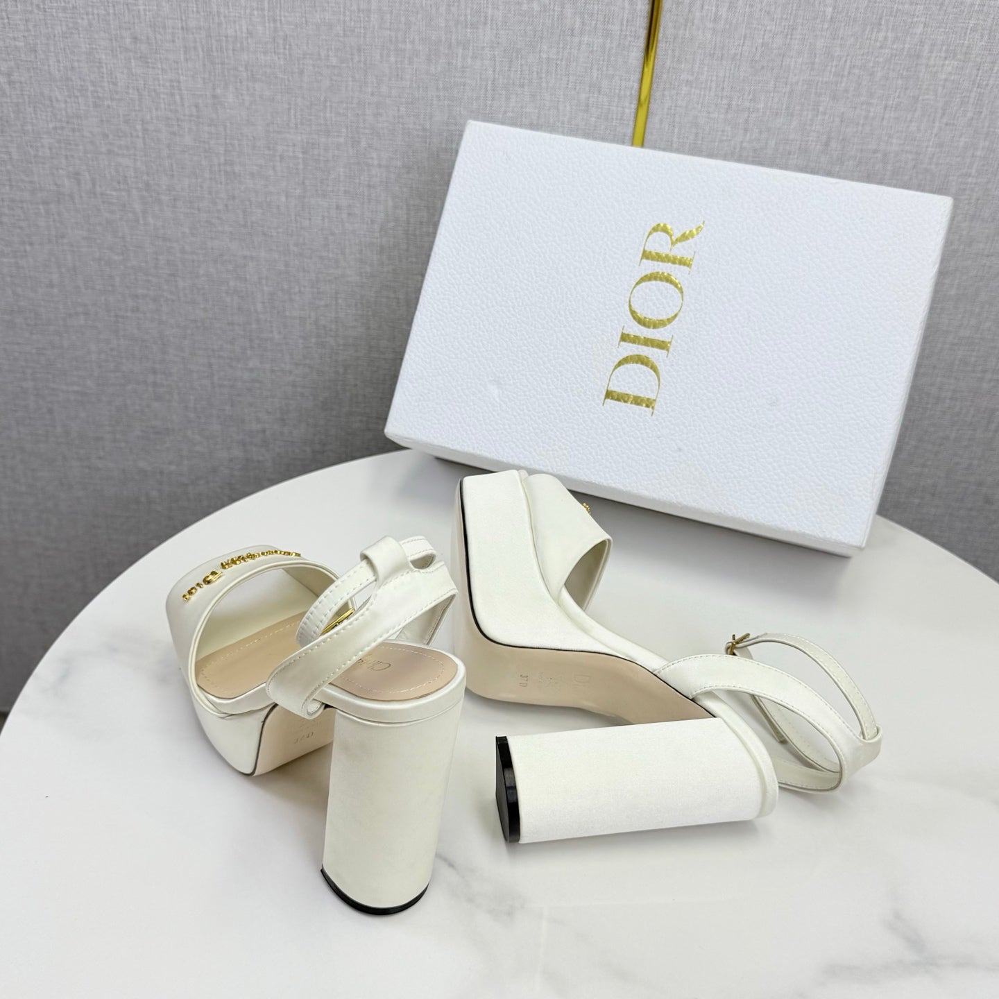 CD 26s Platform Sandals 80 White Beige Satin Sheepskin 640231